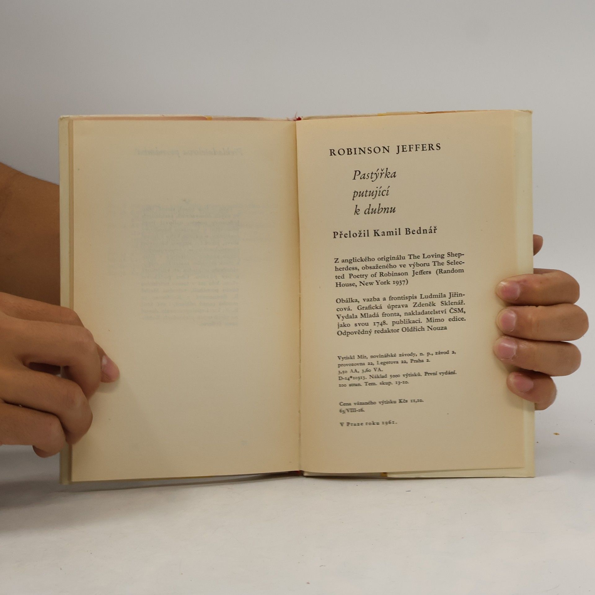 Robinson Jeffers Pastýřka putující k dubnu