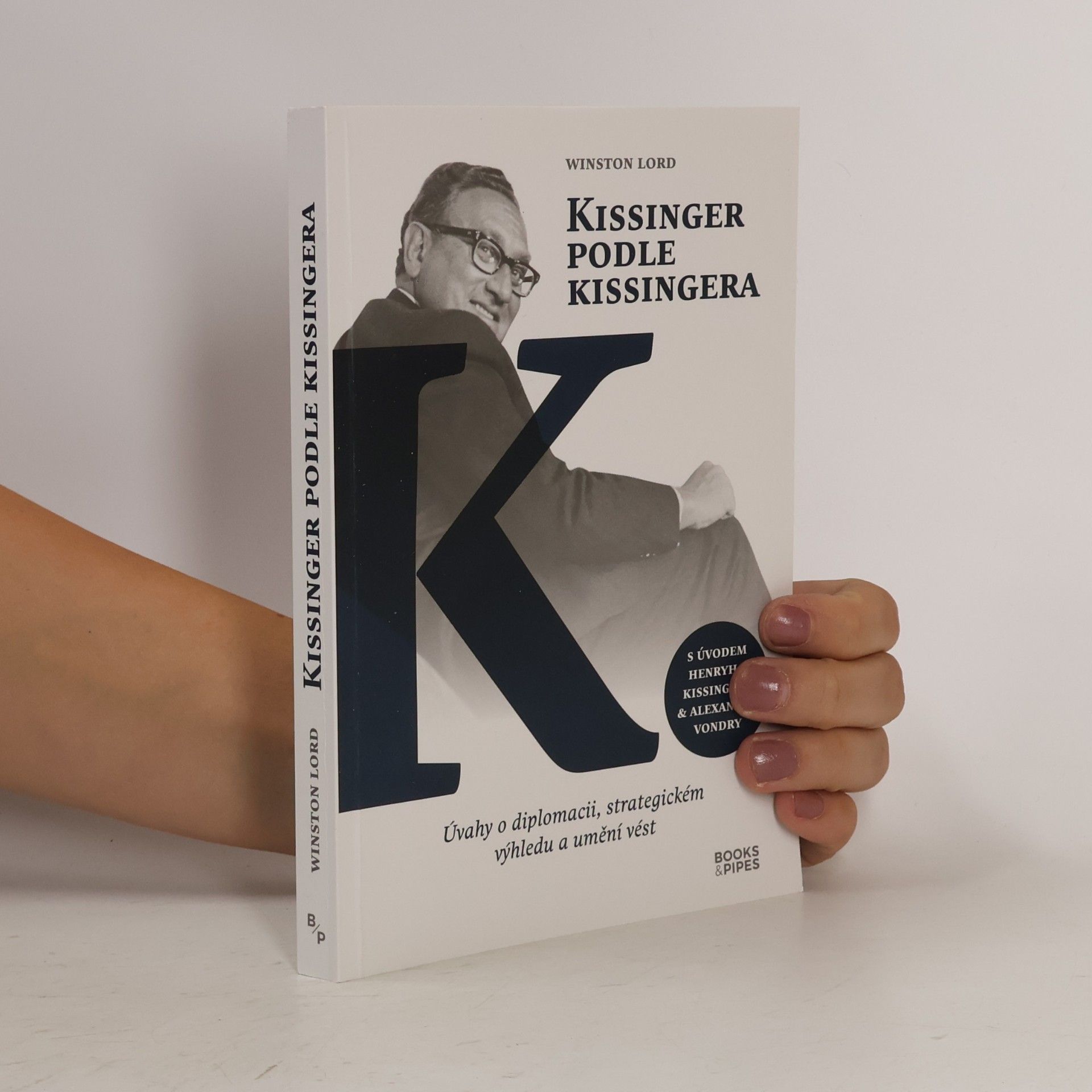 z.ú. Books & Pipes Kissinger podle Kissingera