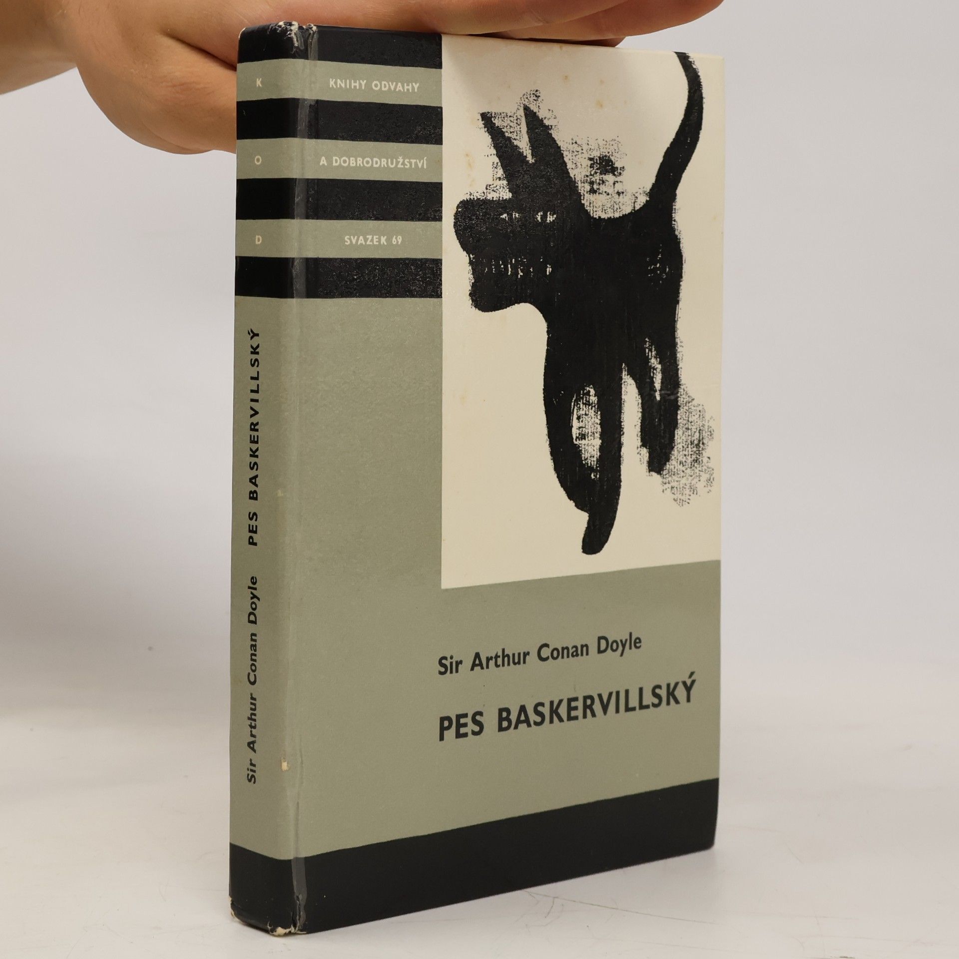 Arthur Conan Doyle Pes baskervillský