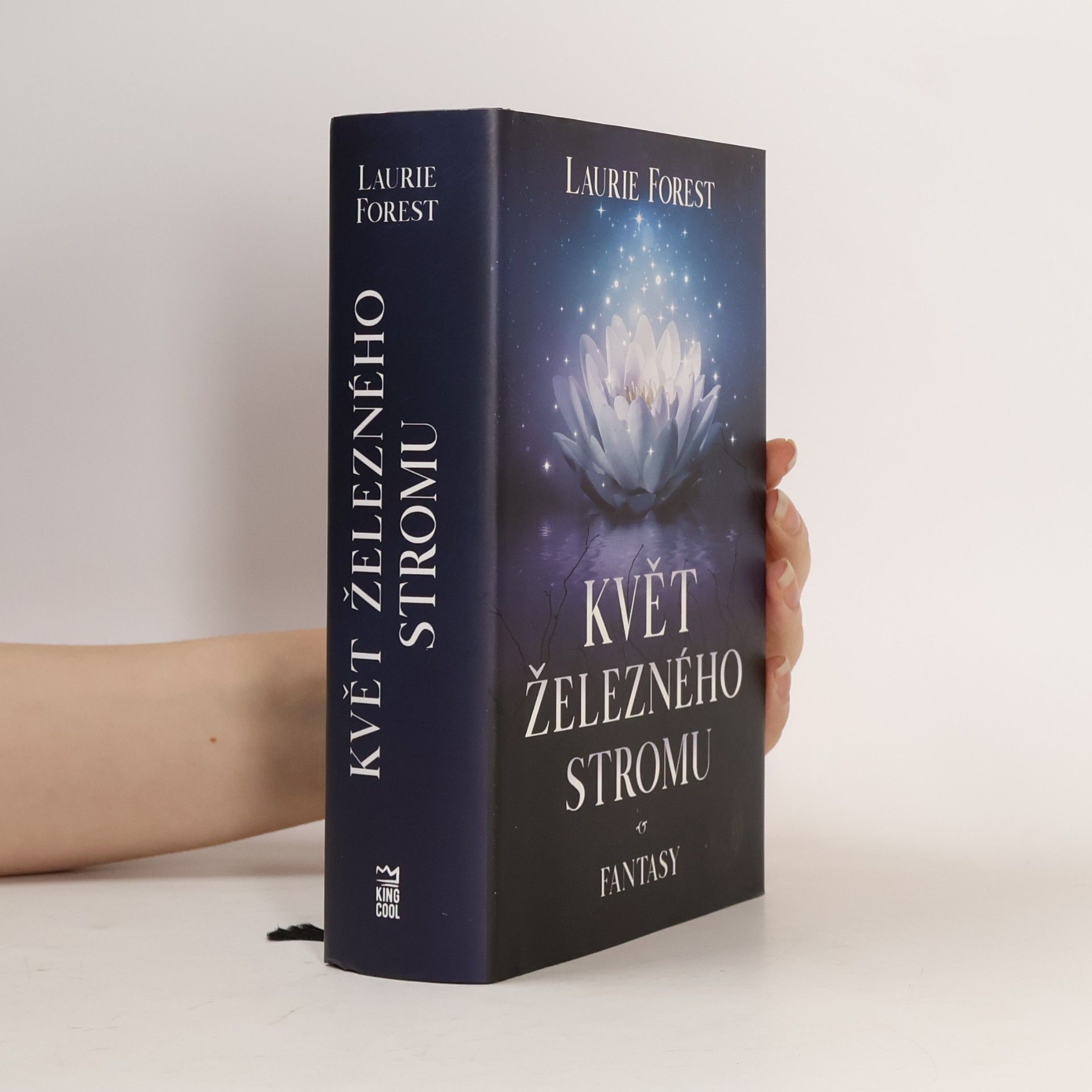 Laurie Forest Květ železného stromu