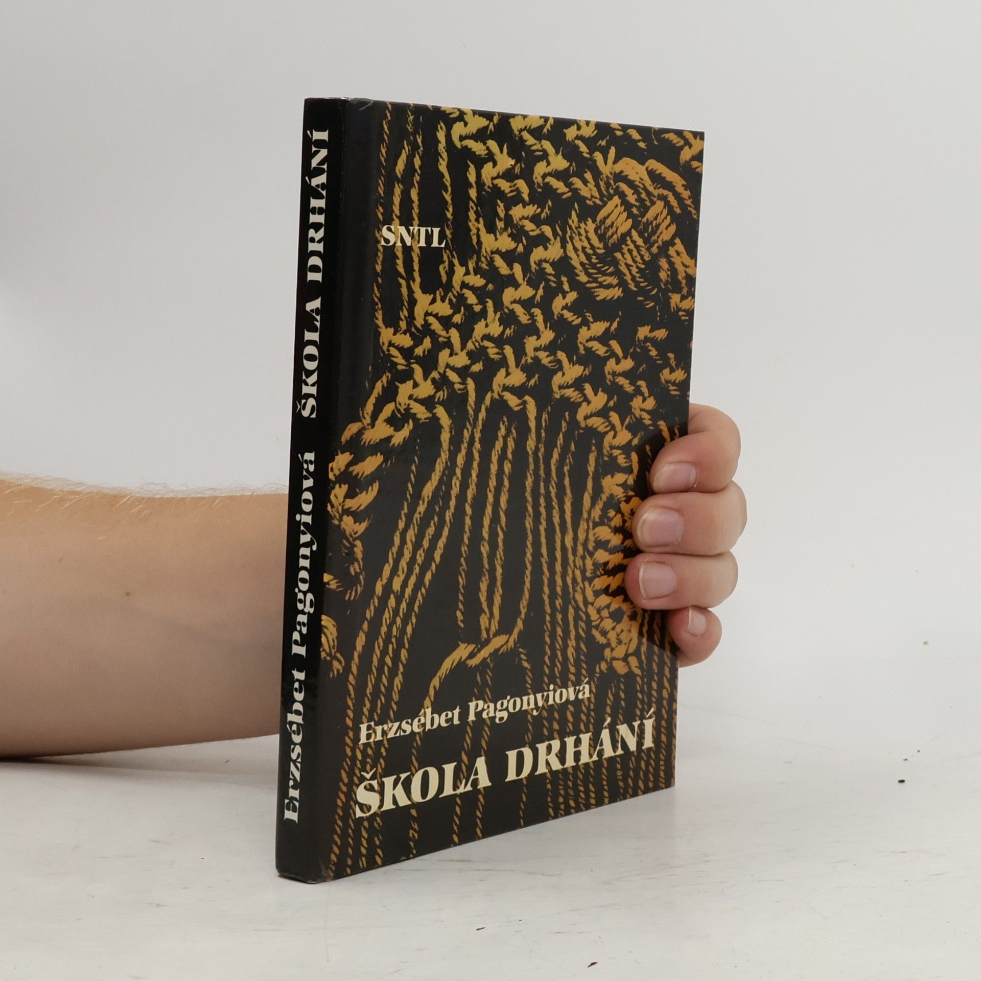Erzsébet Pagonyi Škola drhání