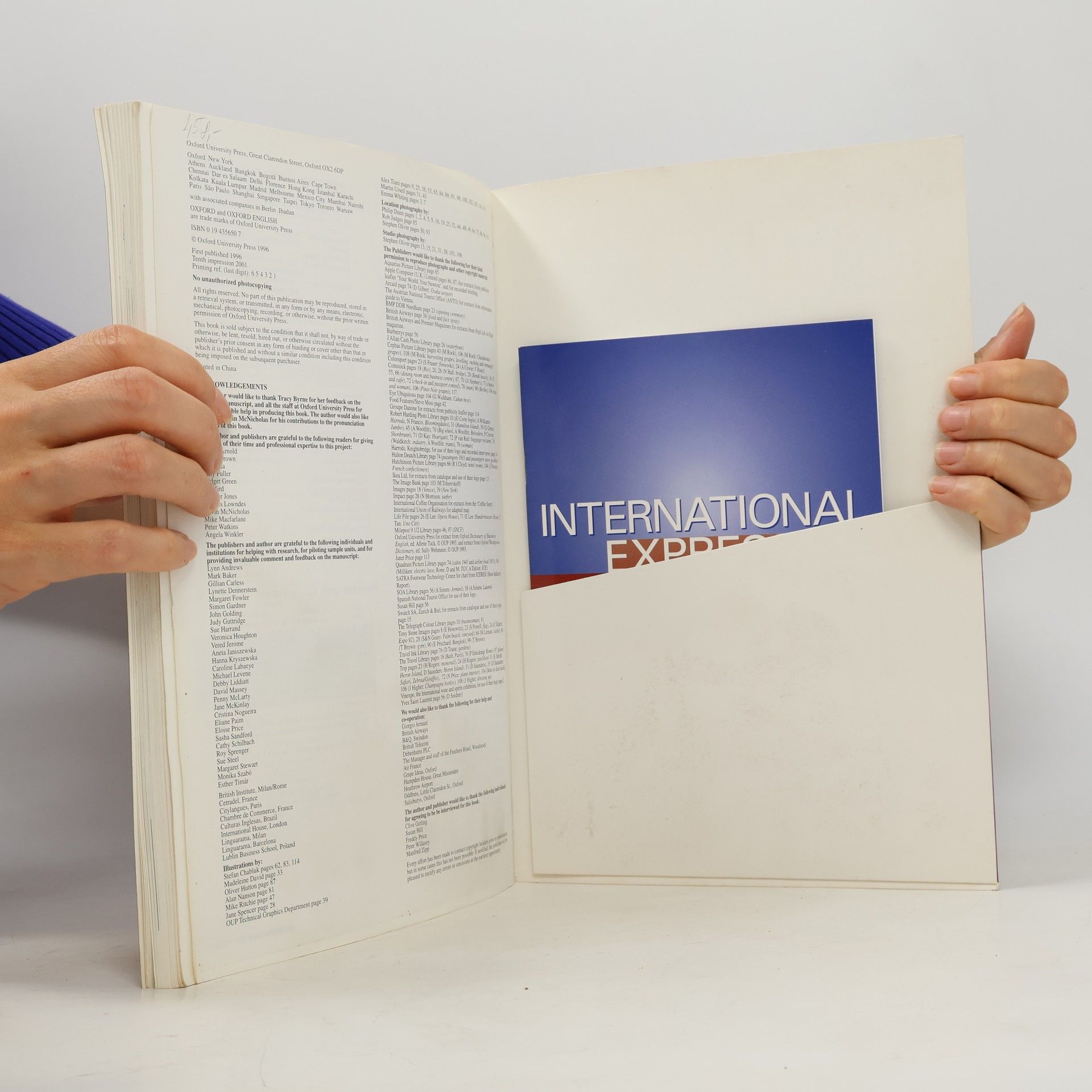 Liz Taylor International express. Student's book (pre-intermediate) with pocket book