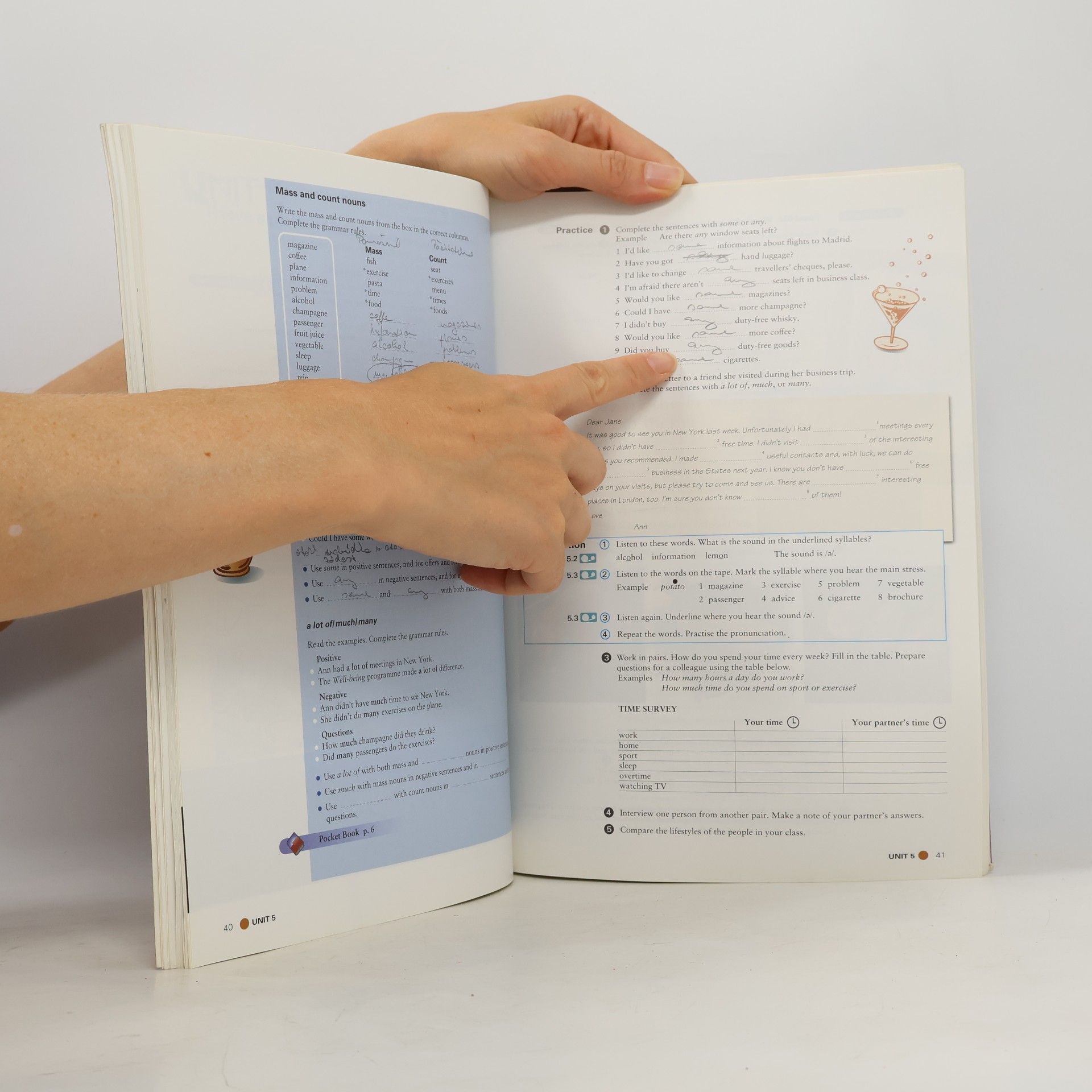 Liz Taylor International express. Student's book (pre-intermediate) with pocket book