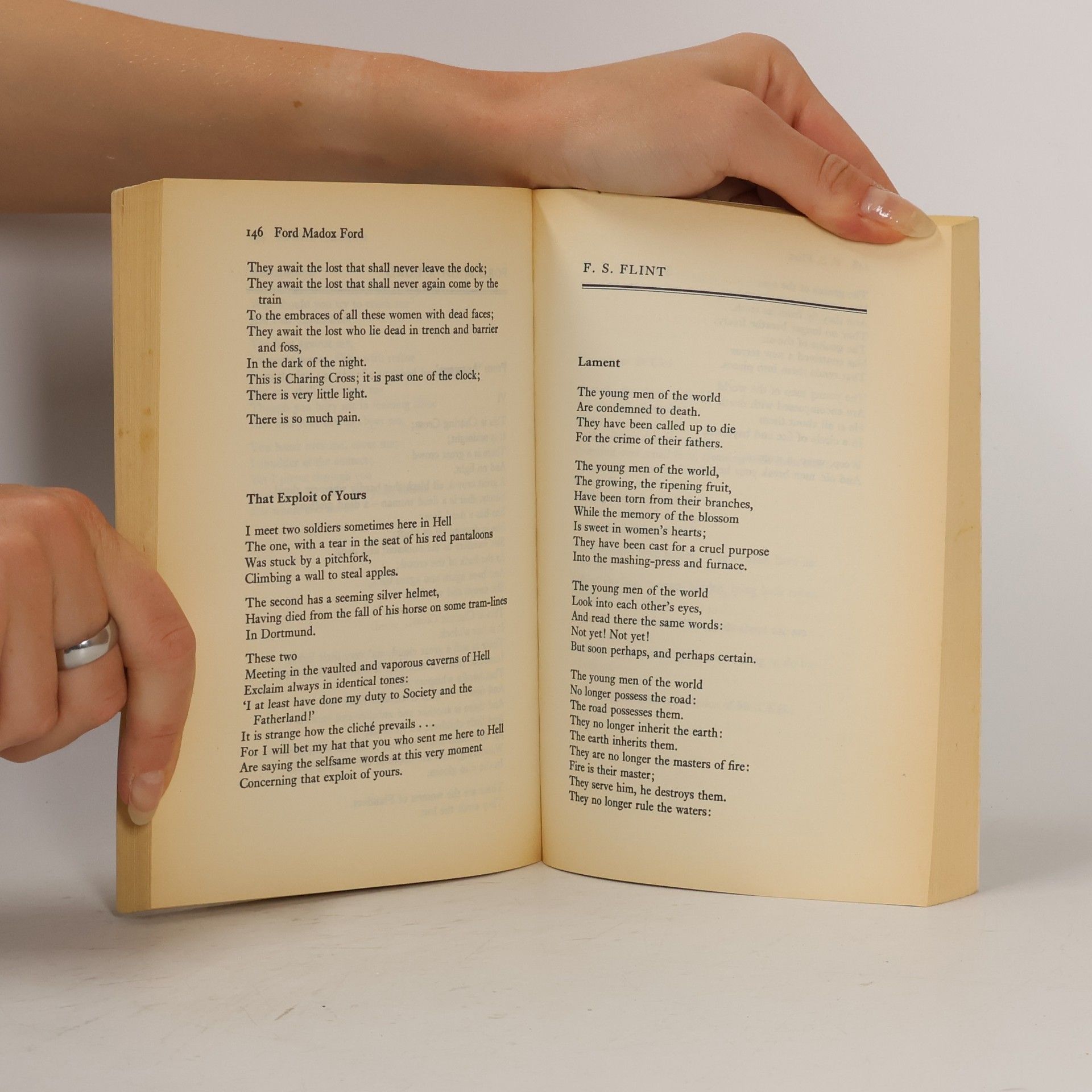 Robert Graves The Penguin Book of First World War Poetry - Second Edition