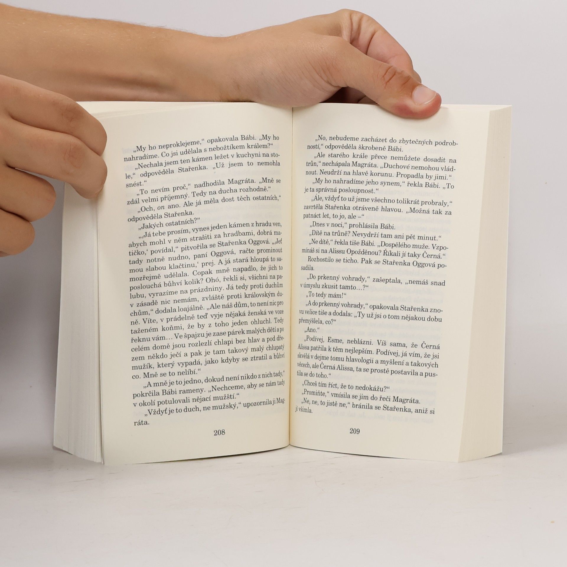 Terry Pratchett Soudné sestry