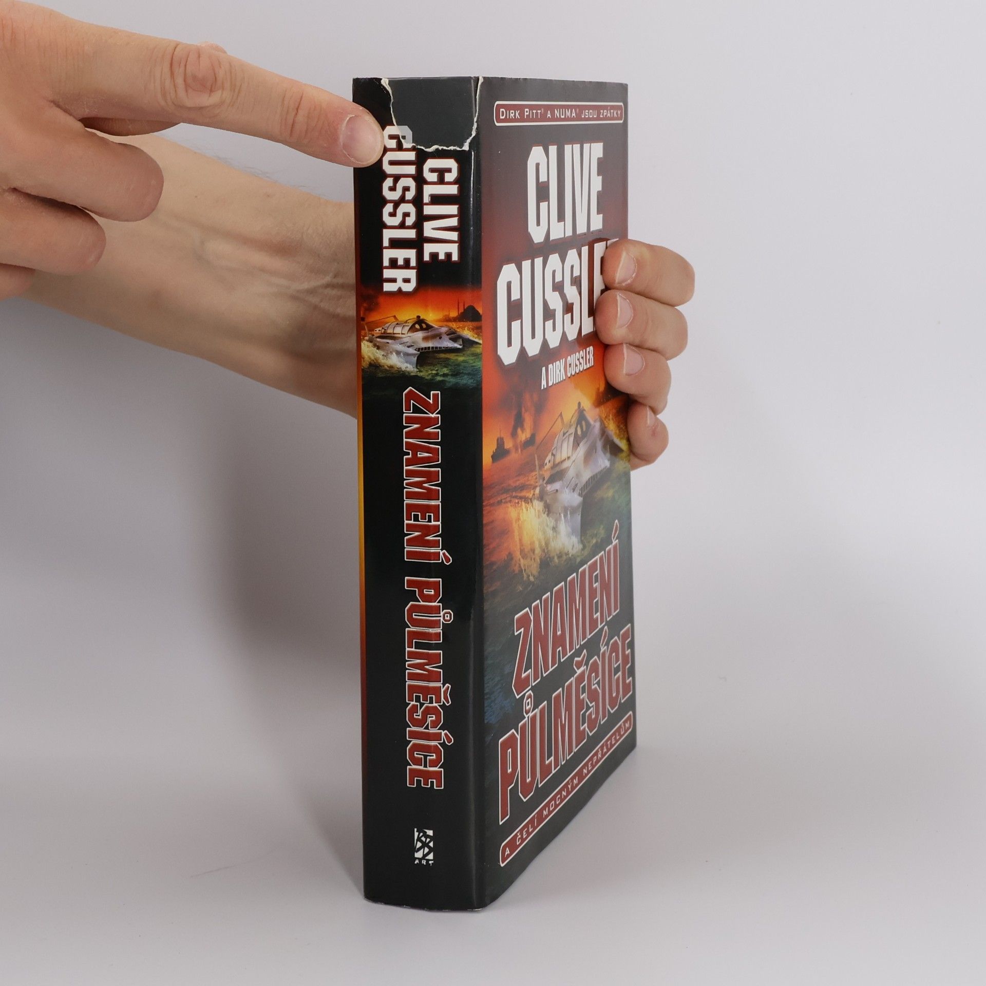 Clive Cussler Znamení půlměsíce