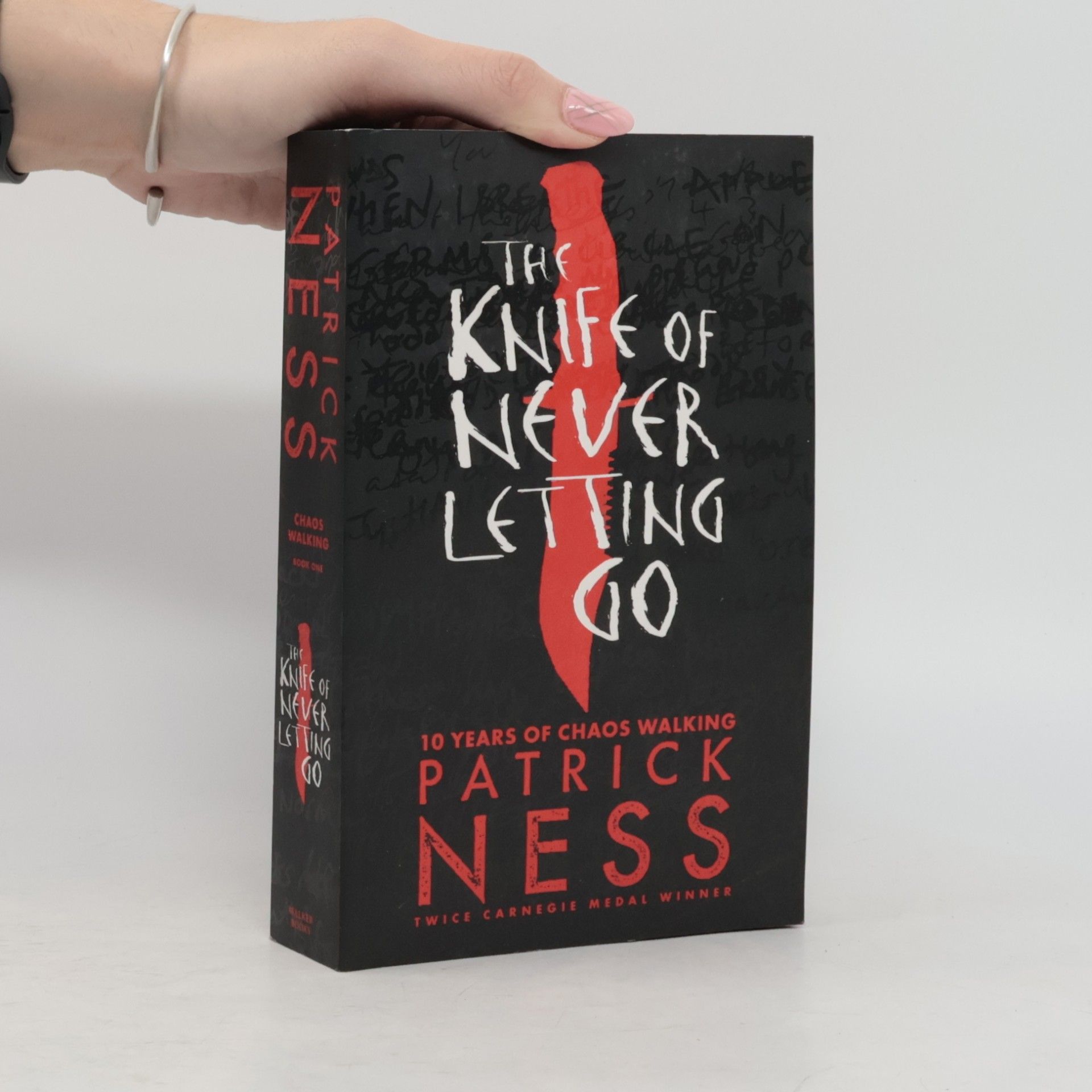 Patrick Ness The Knife of never letting go : Chaos walking. Book one