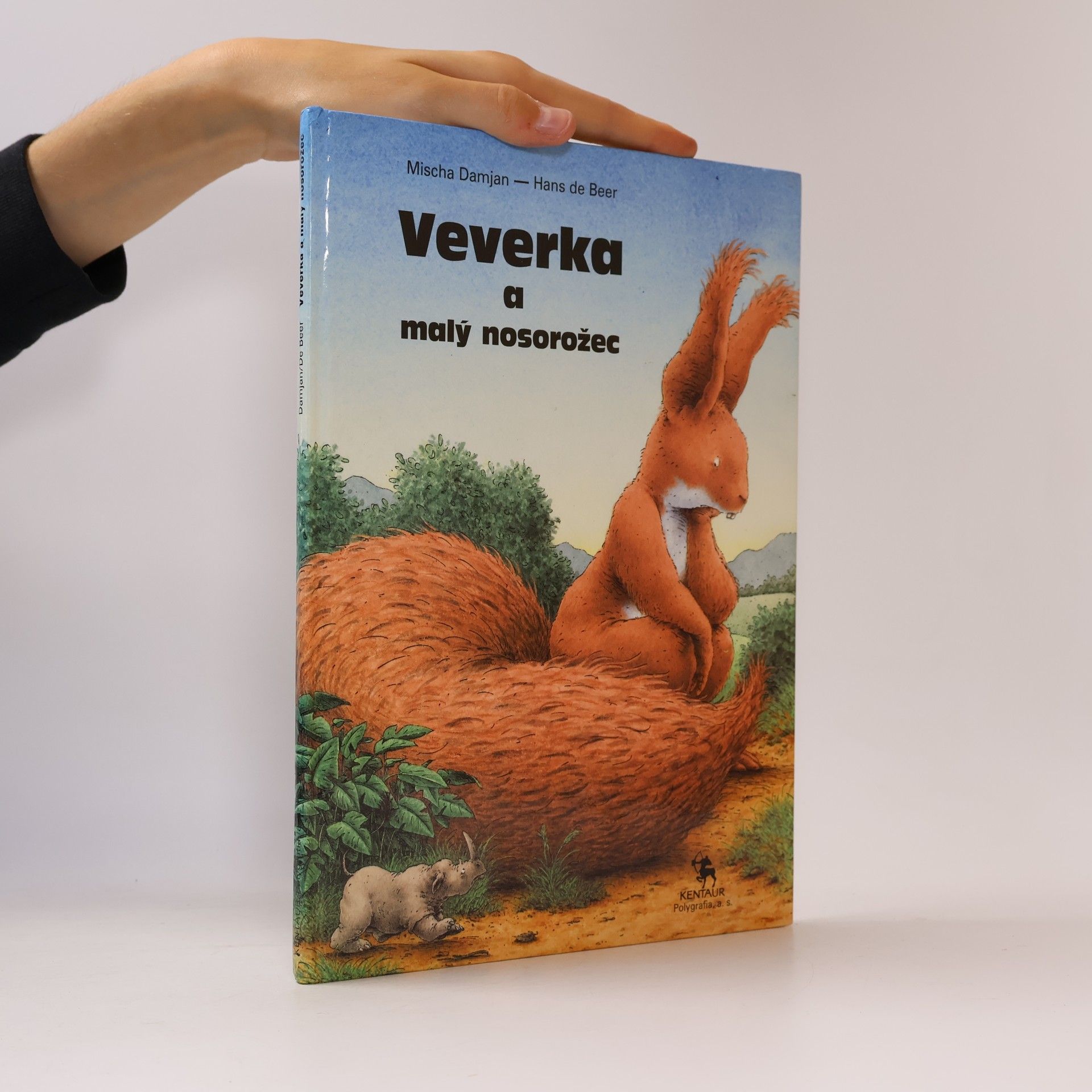Veverka a malý nosorožec