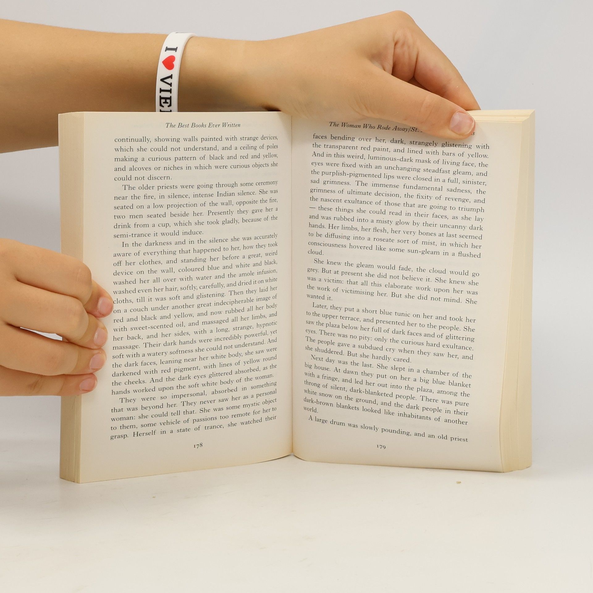 AA.VV. The Best Books Ever Written. Free sample charters