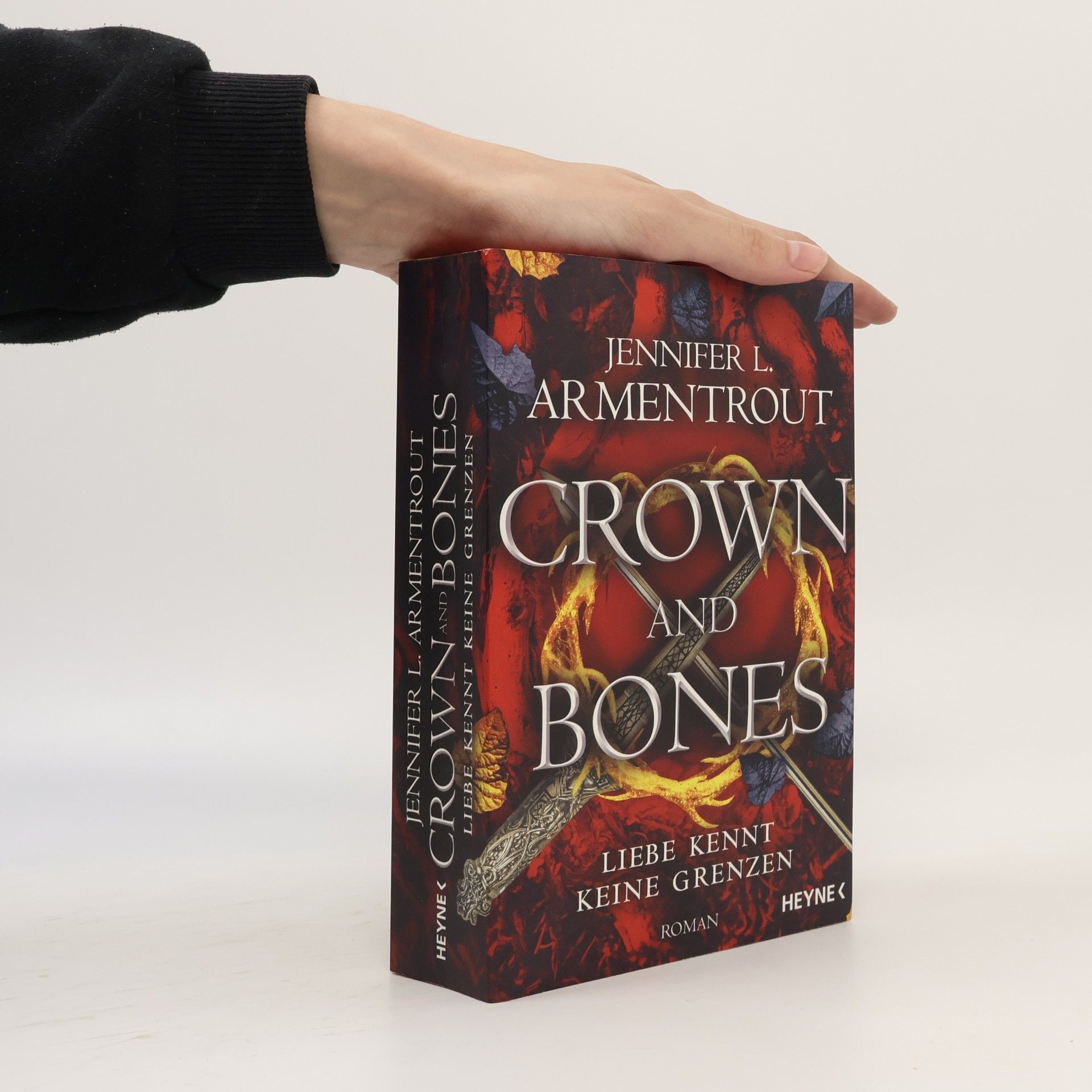 Liebe Kennt Crown and bones