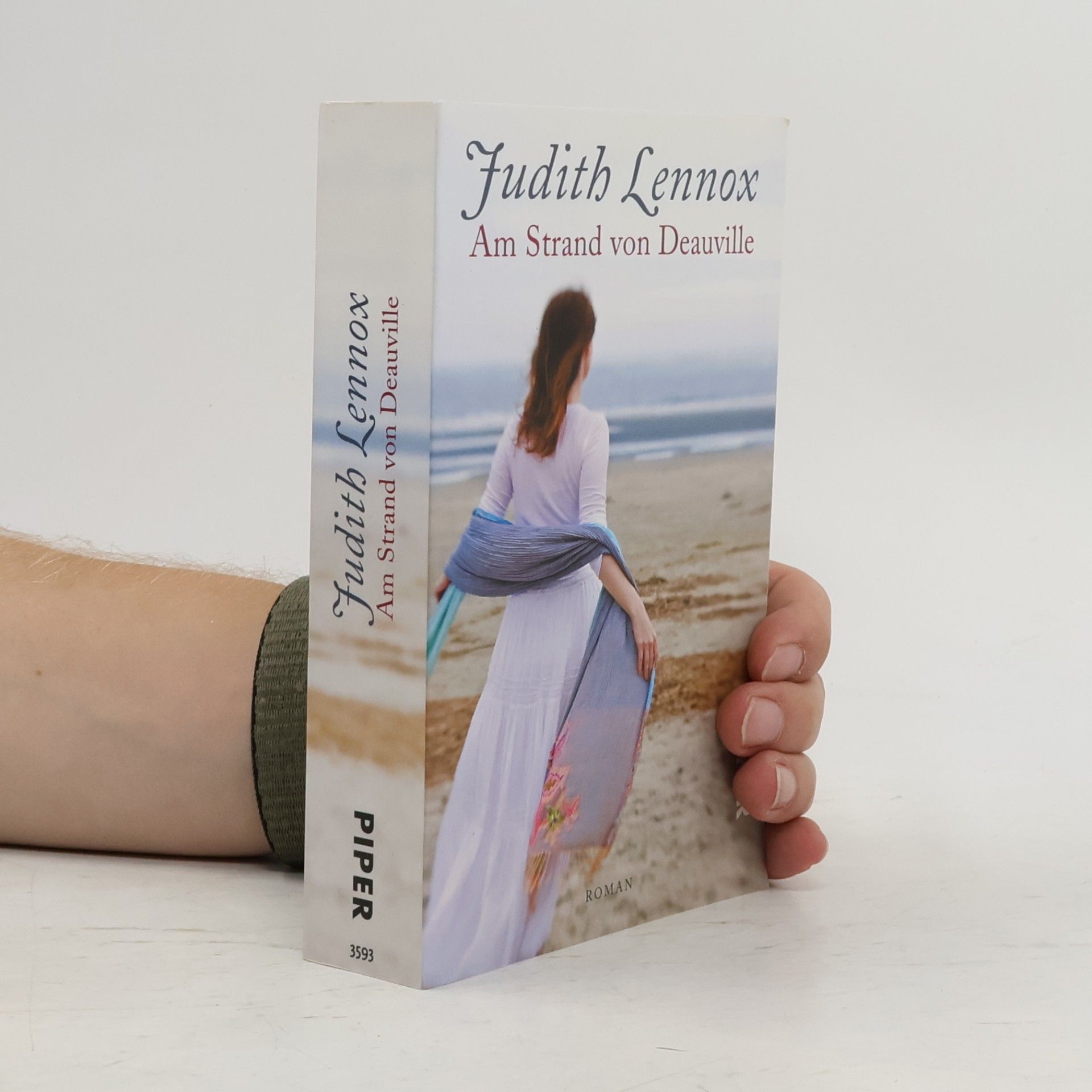 Judith Lennox Am Strand von Deauville