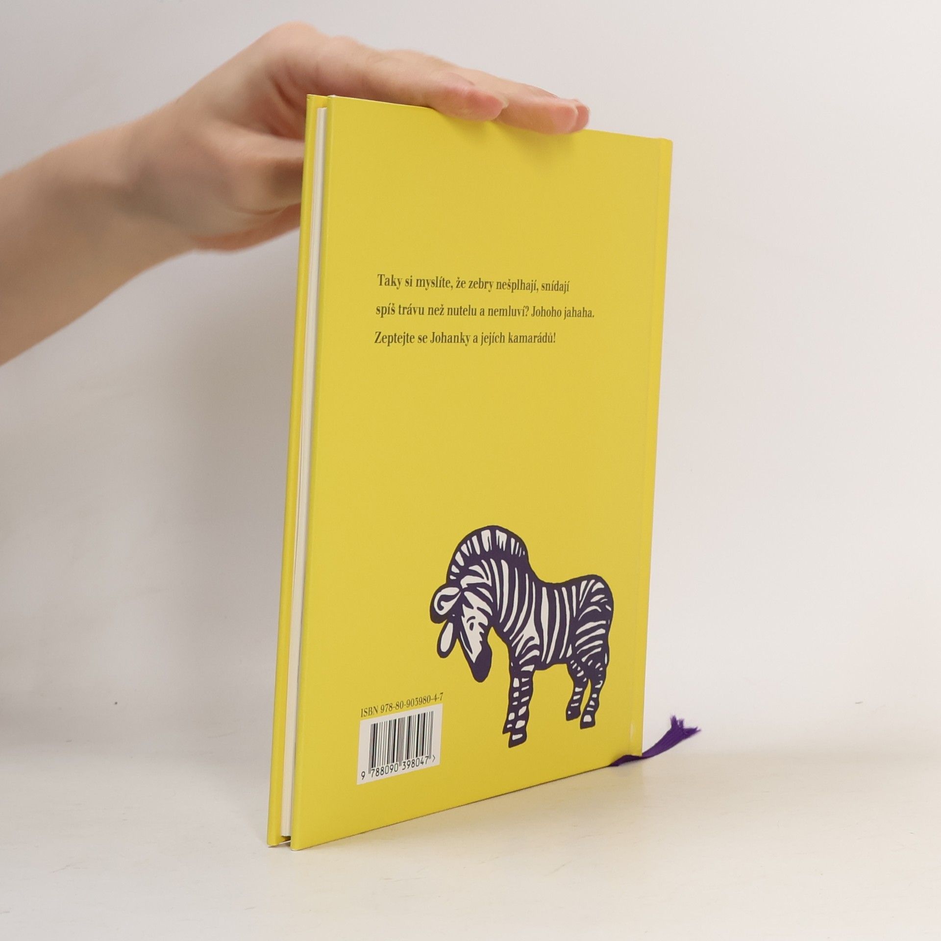 Markus Orths Zebra pod postelí