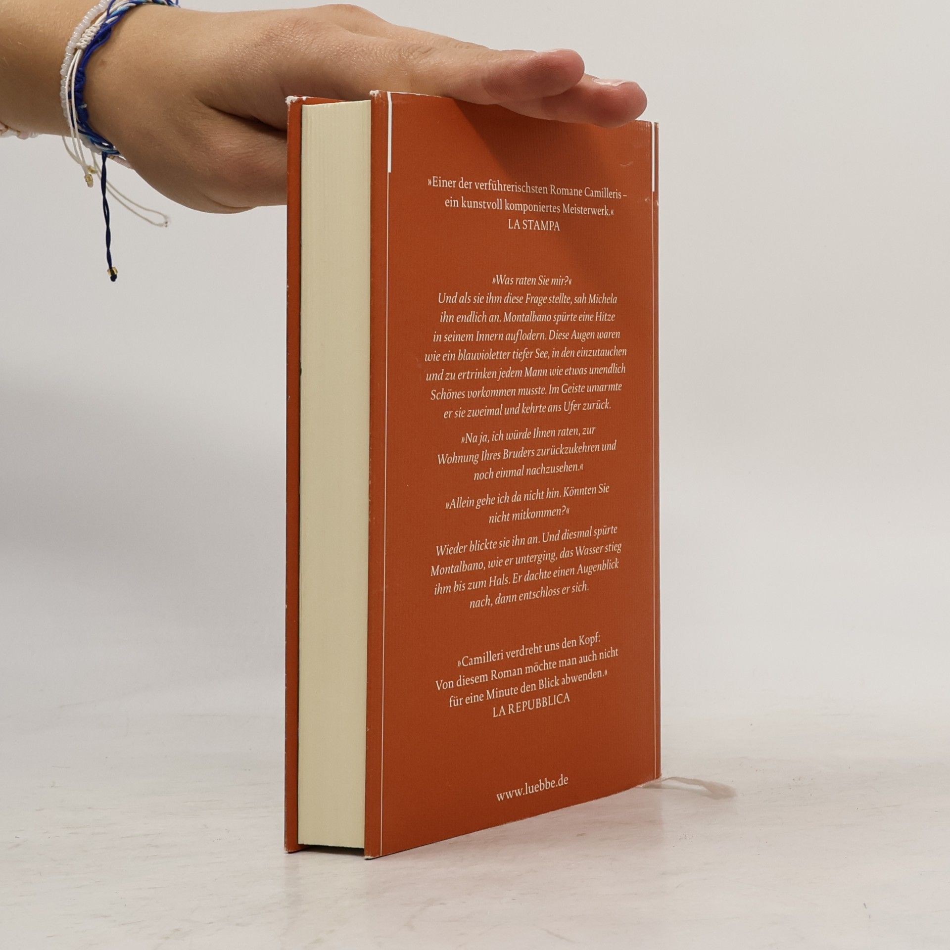 Andrea Camilleri Die dunkle Wahrheit des Mondes