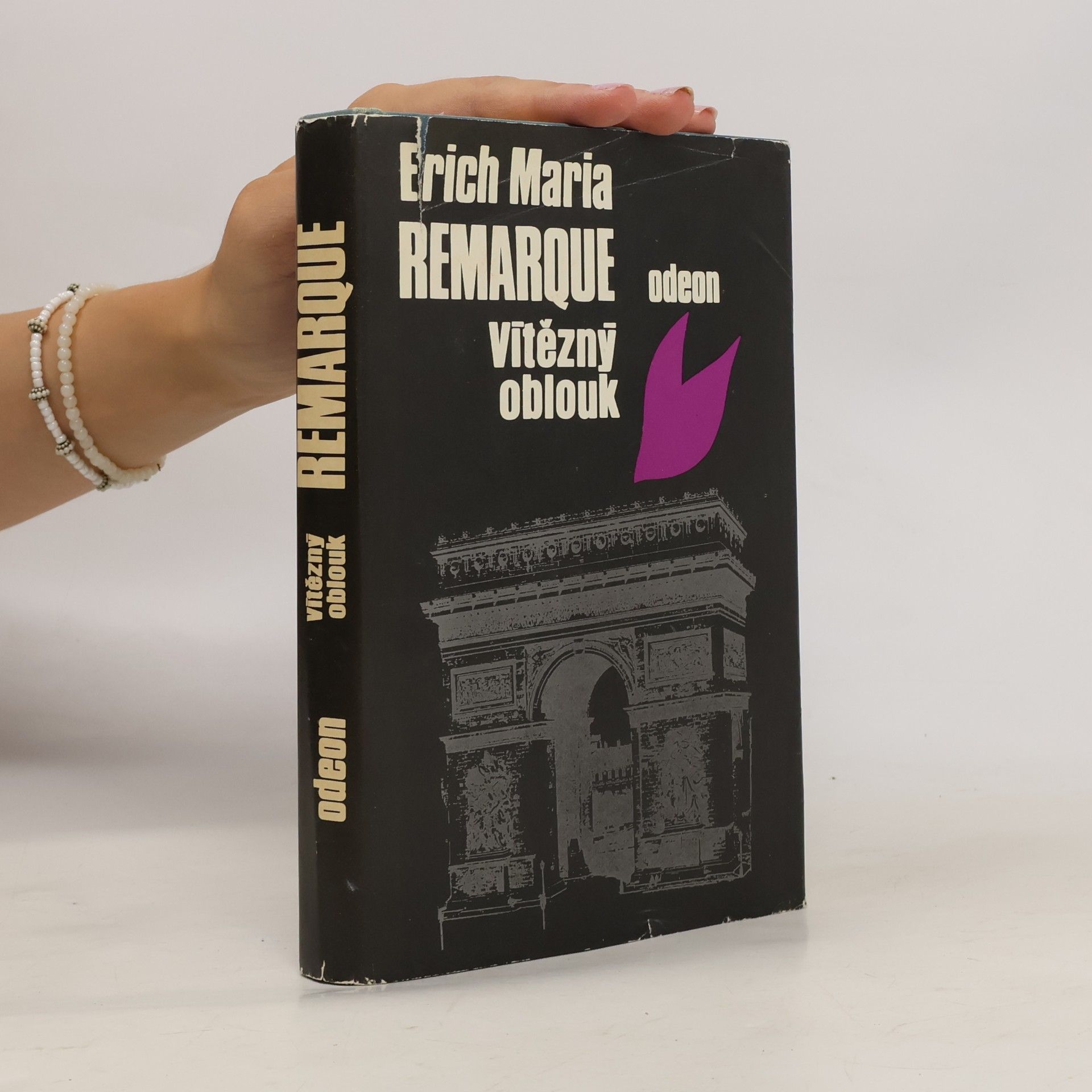 Erich Maria Remarque Vítězný oblouk