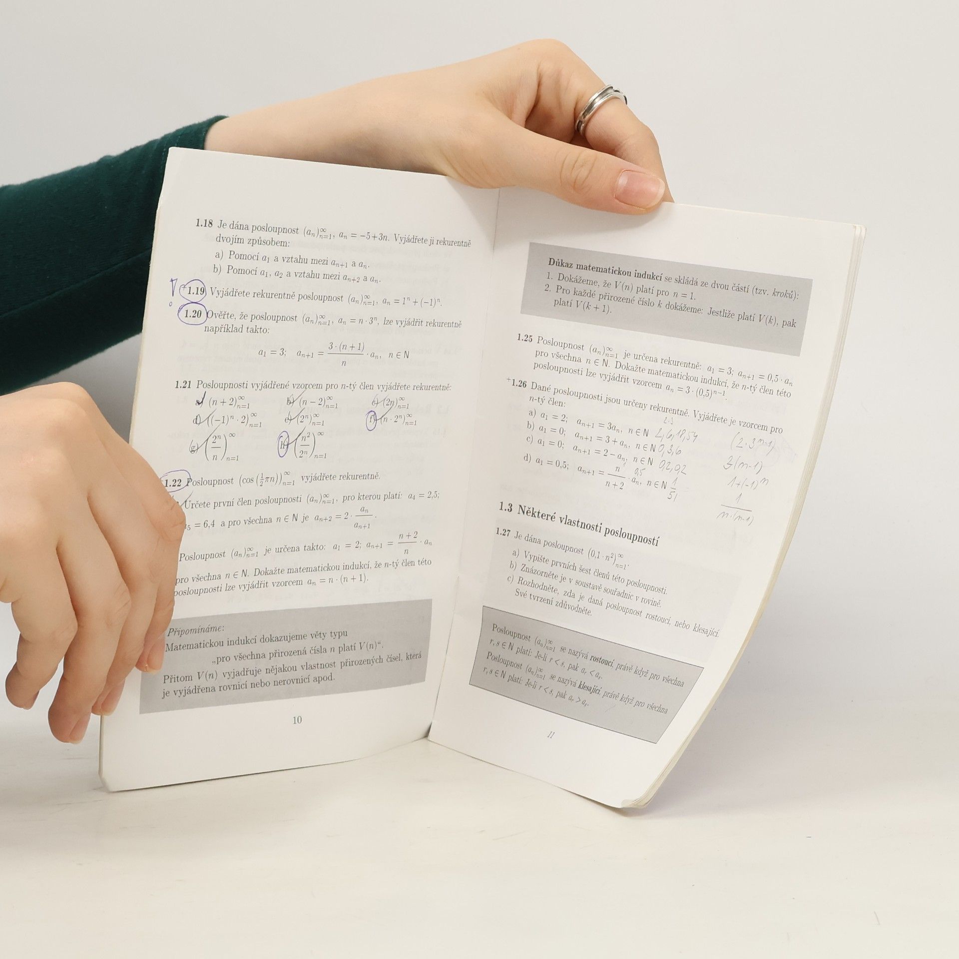 Oldřich Odvárko Sbírka úloh z matematiky pro gymnázia. Posloupnosti a řady