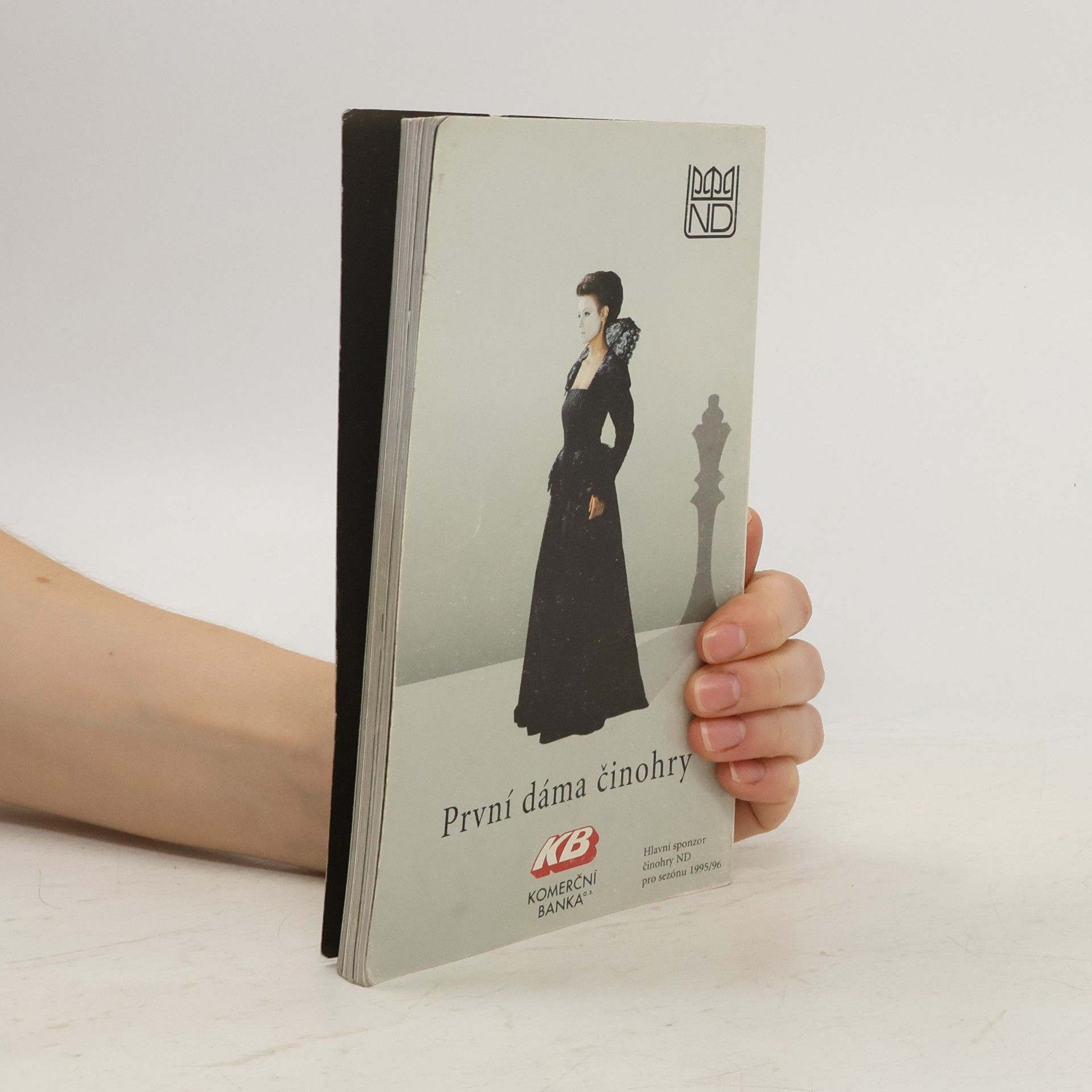 Georges Feydeau Leona si pospíšila. Nebožka panina matka