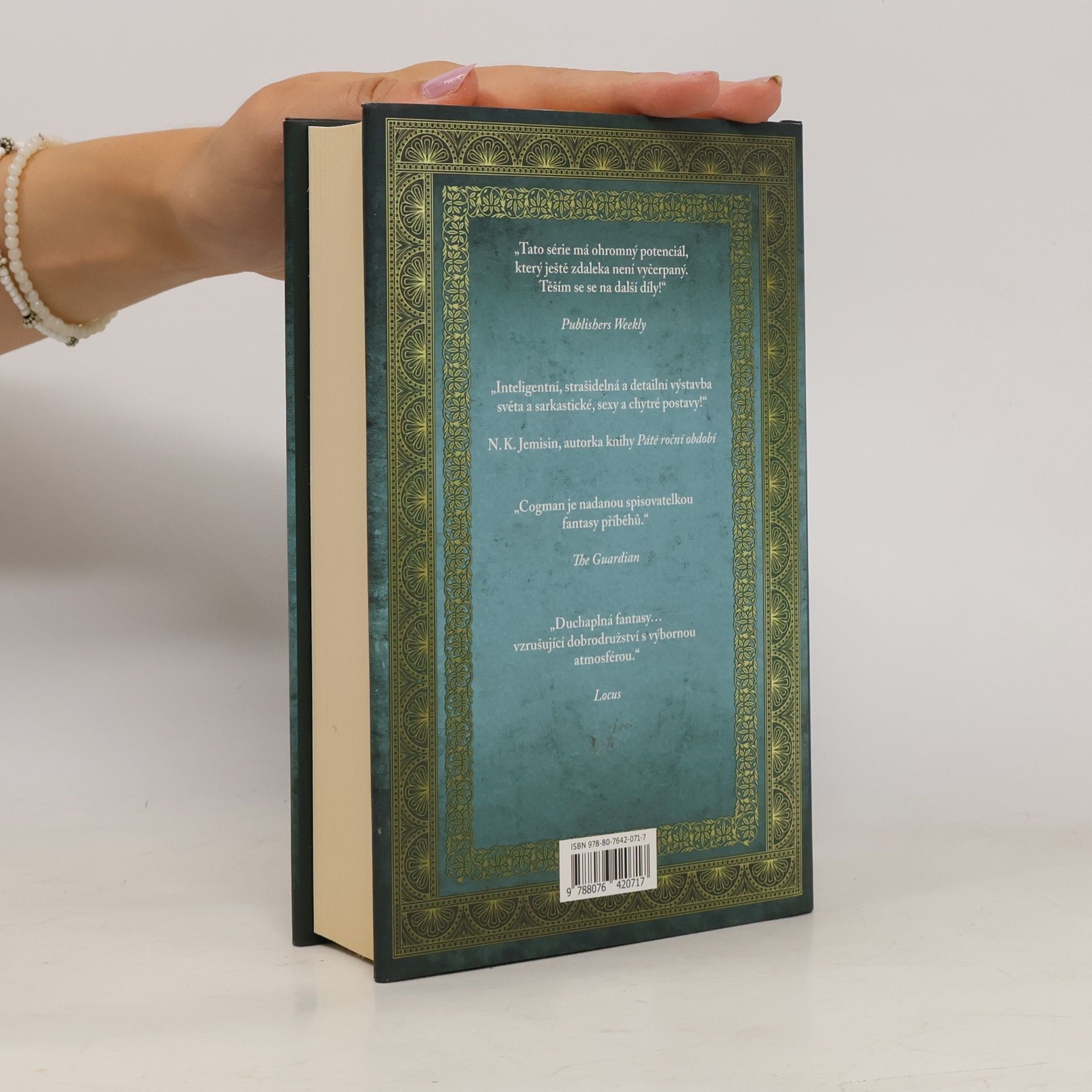 Genevieve Cogman Smrtící slovo