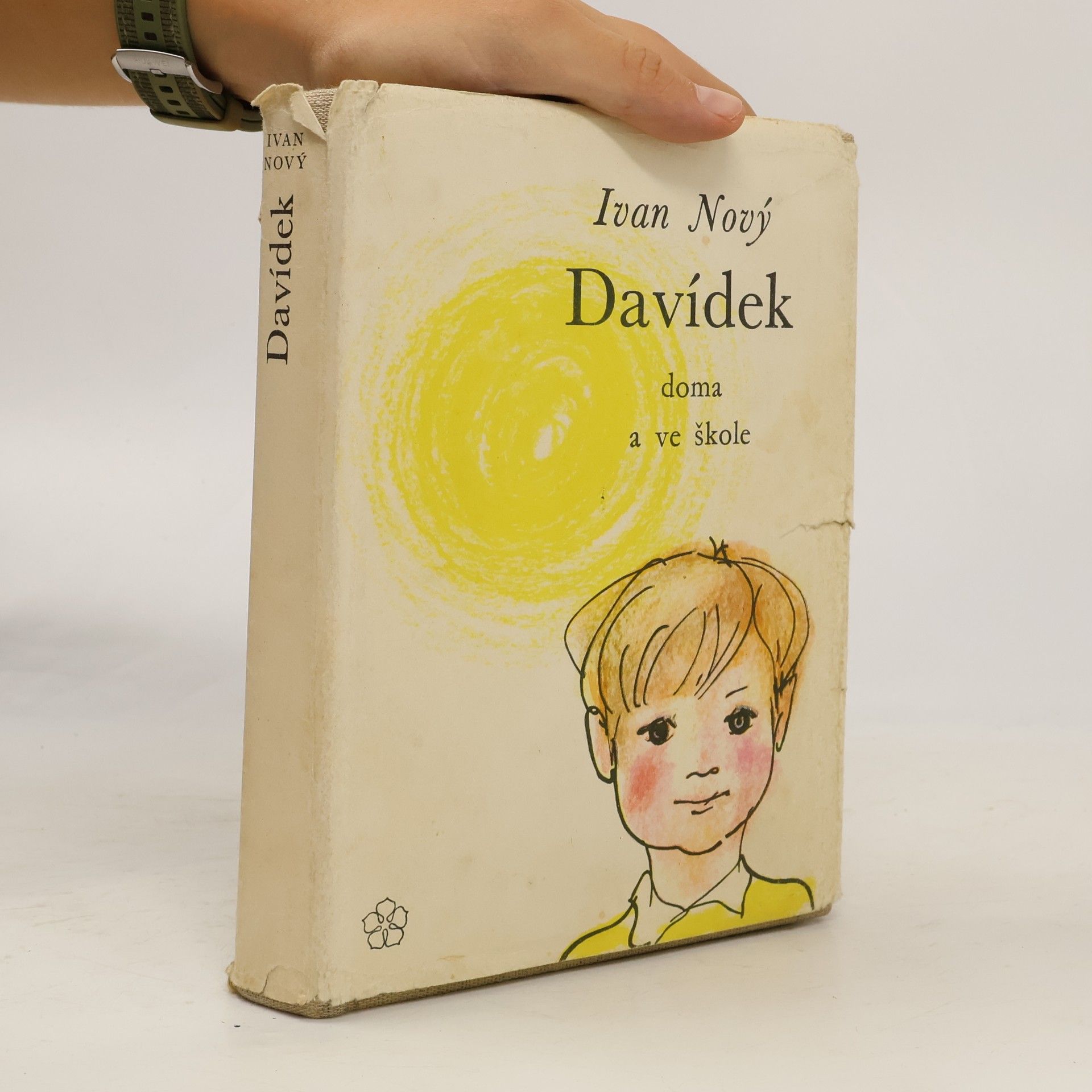 Ivan Nový Davídek. Doma a ve škole