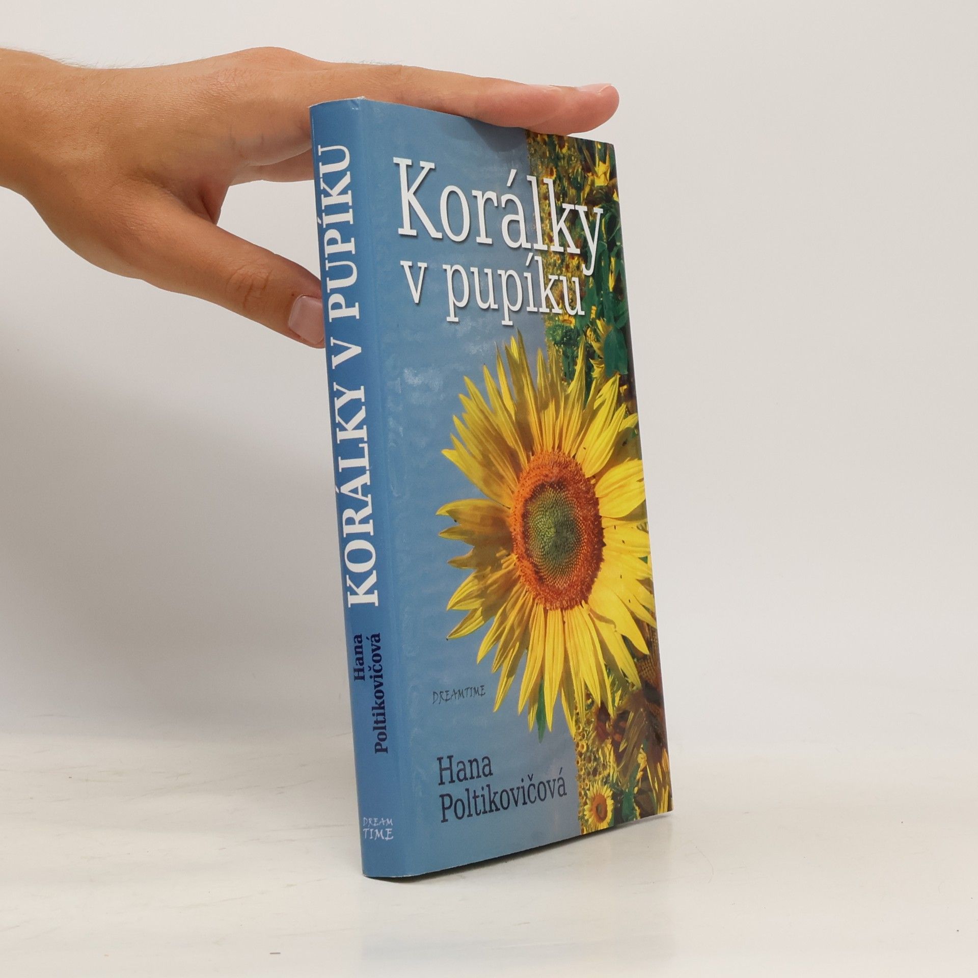 Hana Poltikovičová Korálky v pupíku