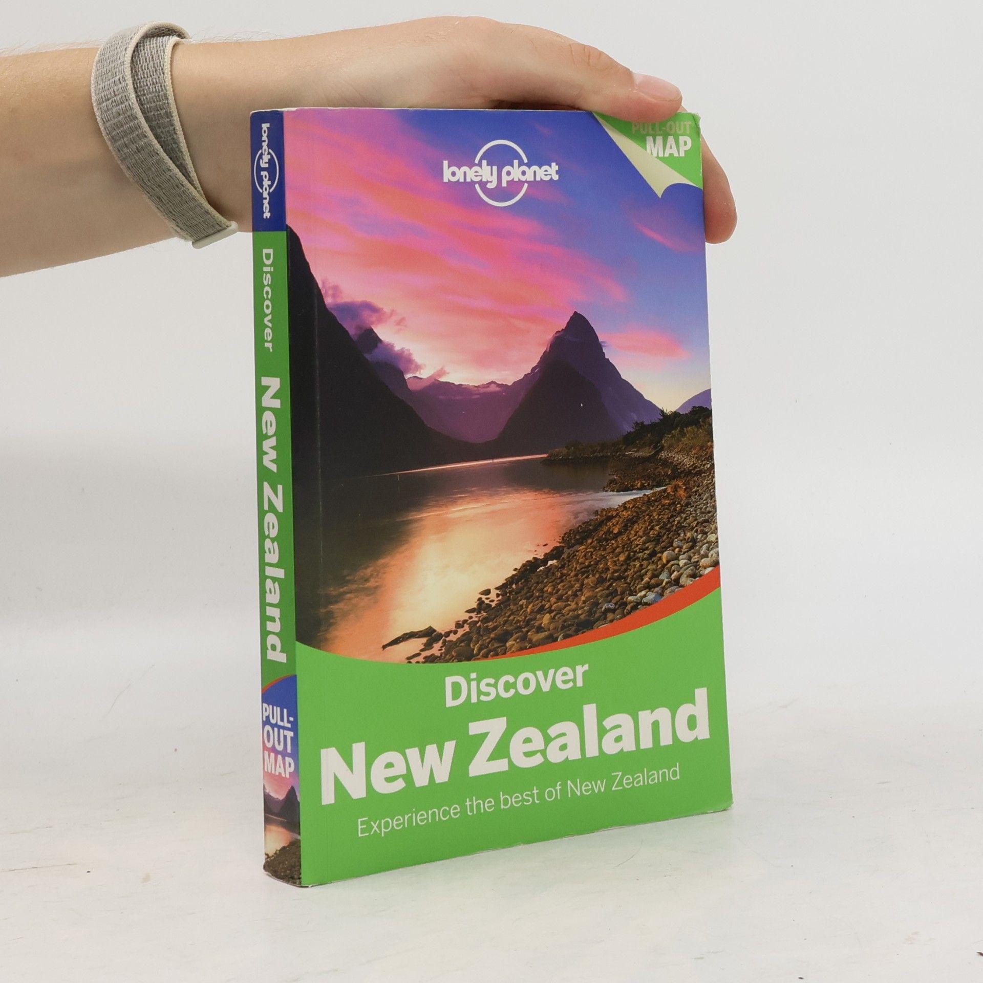 Charles Rawlings-Way Discover New Zealand