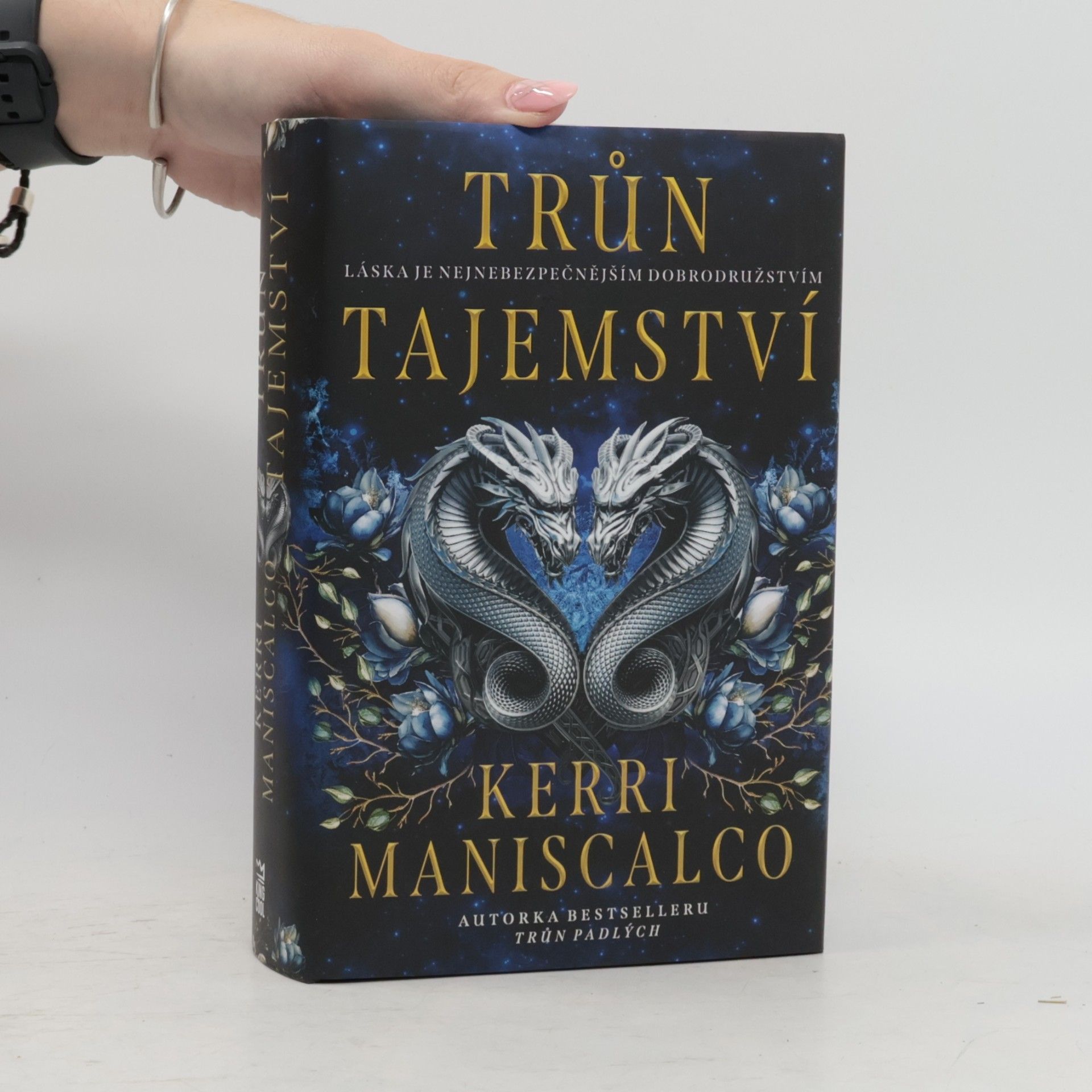 Kerri Maniscalco Trůn tajemství