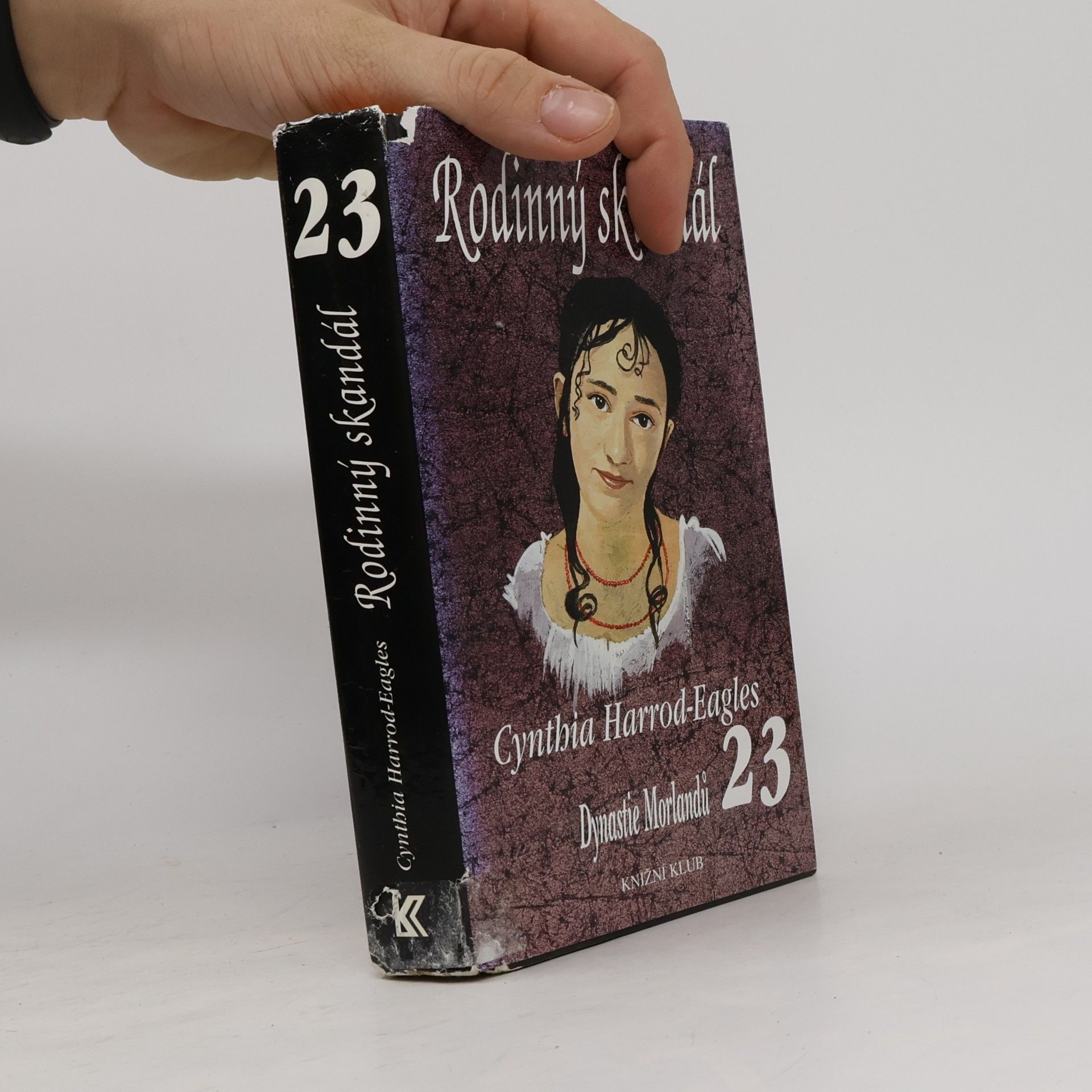 Cynthia Harrod-Eagles Rodinný skandál. Dynastie Morlandů. 23. díl