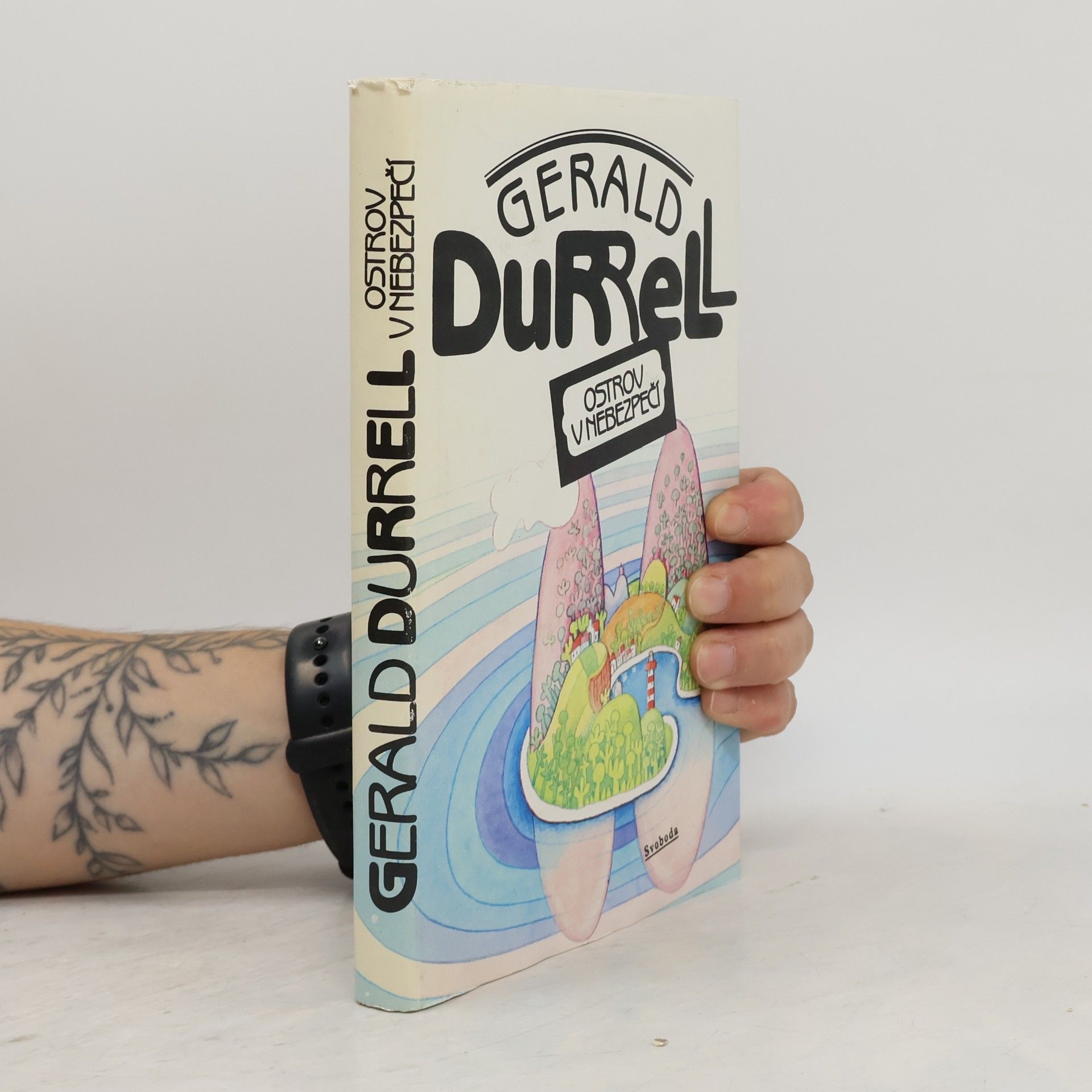 Gerald Durrell Ostrov v nebezpečí