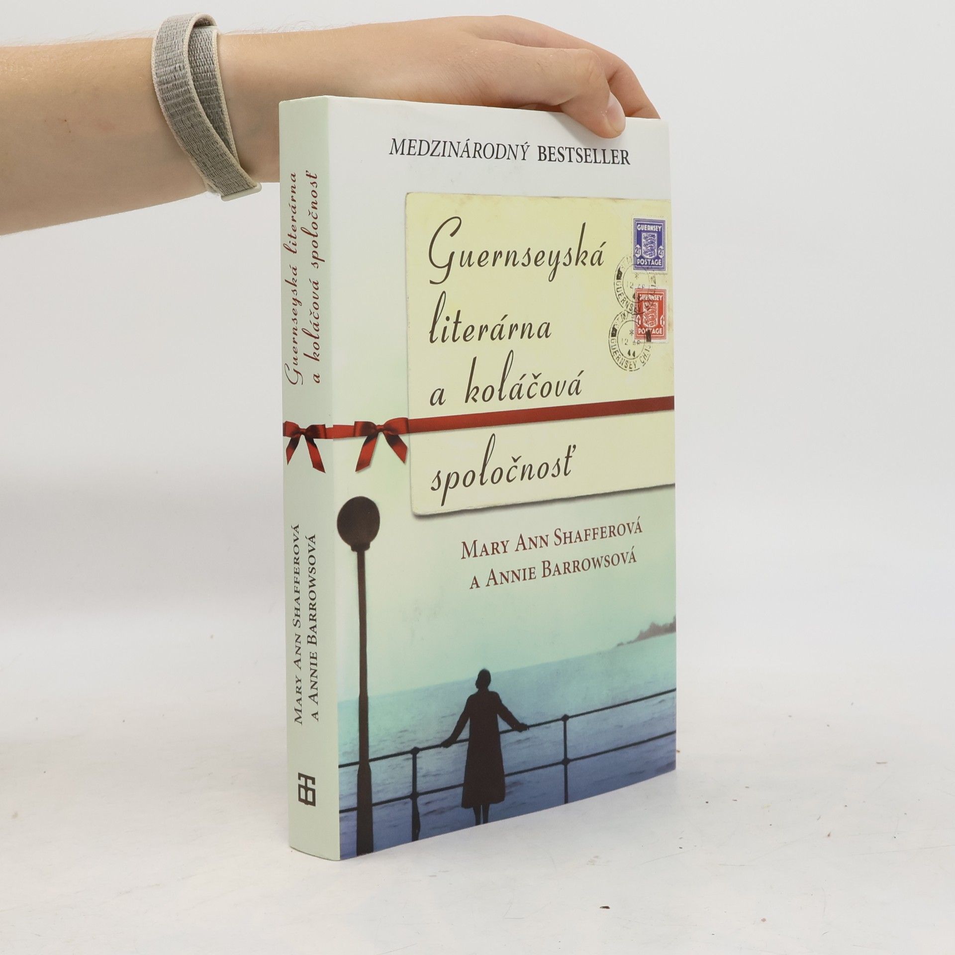 Mary Ann Shaffer Guernseyská literárna a koláčová spoločnosť