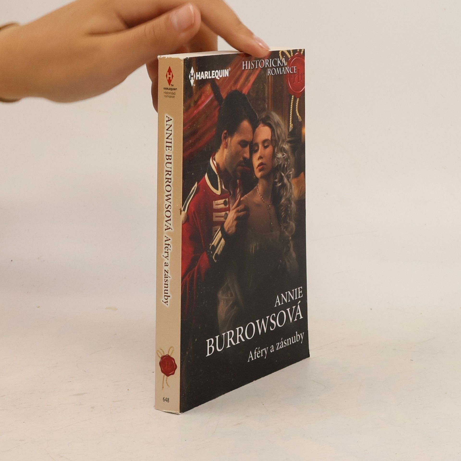Annie Burrows Aféry a zásnuby