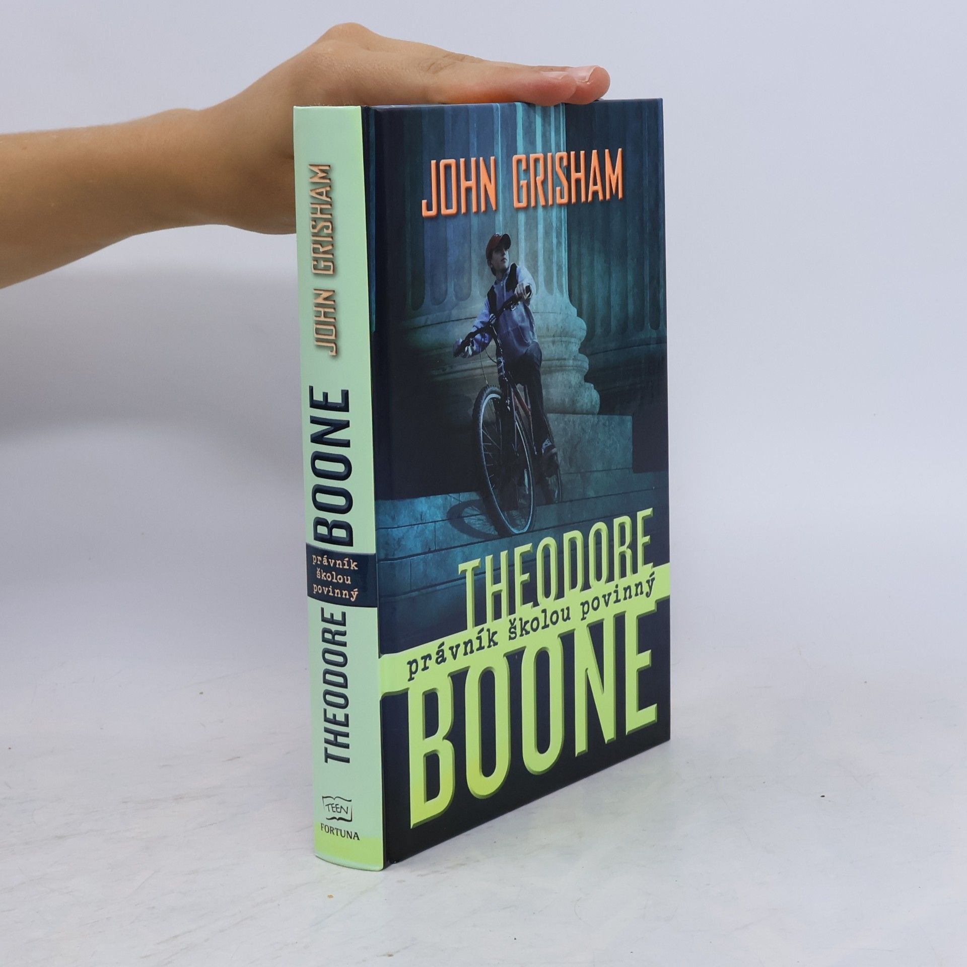 John Grisham Theodore Boone: Právník školou povinný