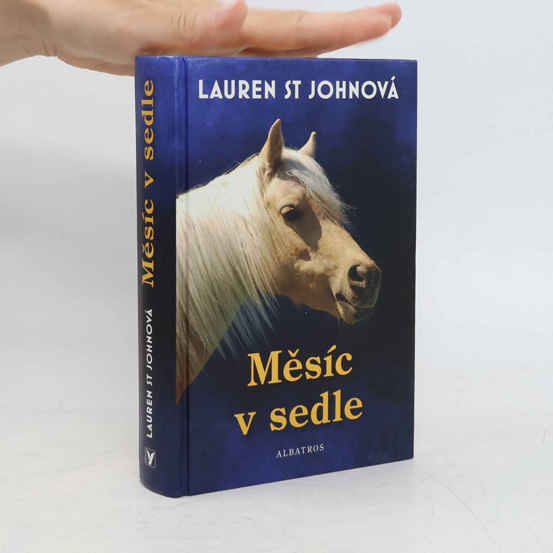 Lauren St. John Měsíc v sedle