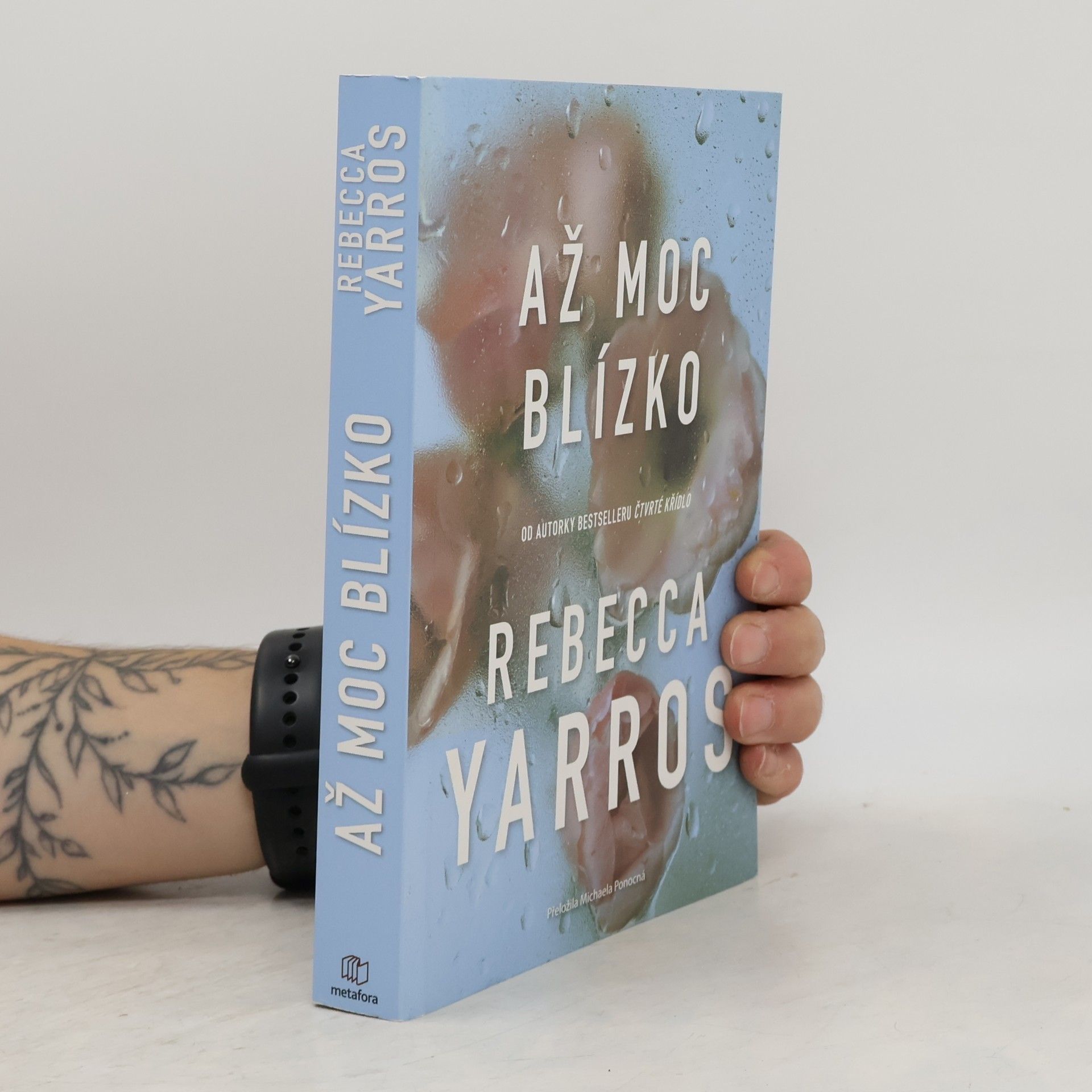 Až moc blízko
