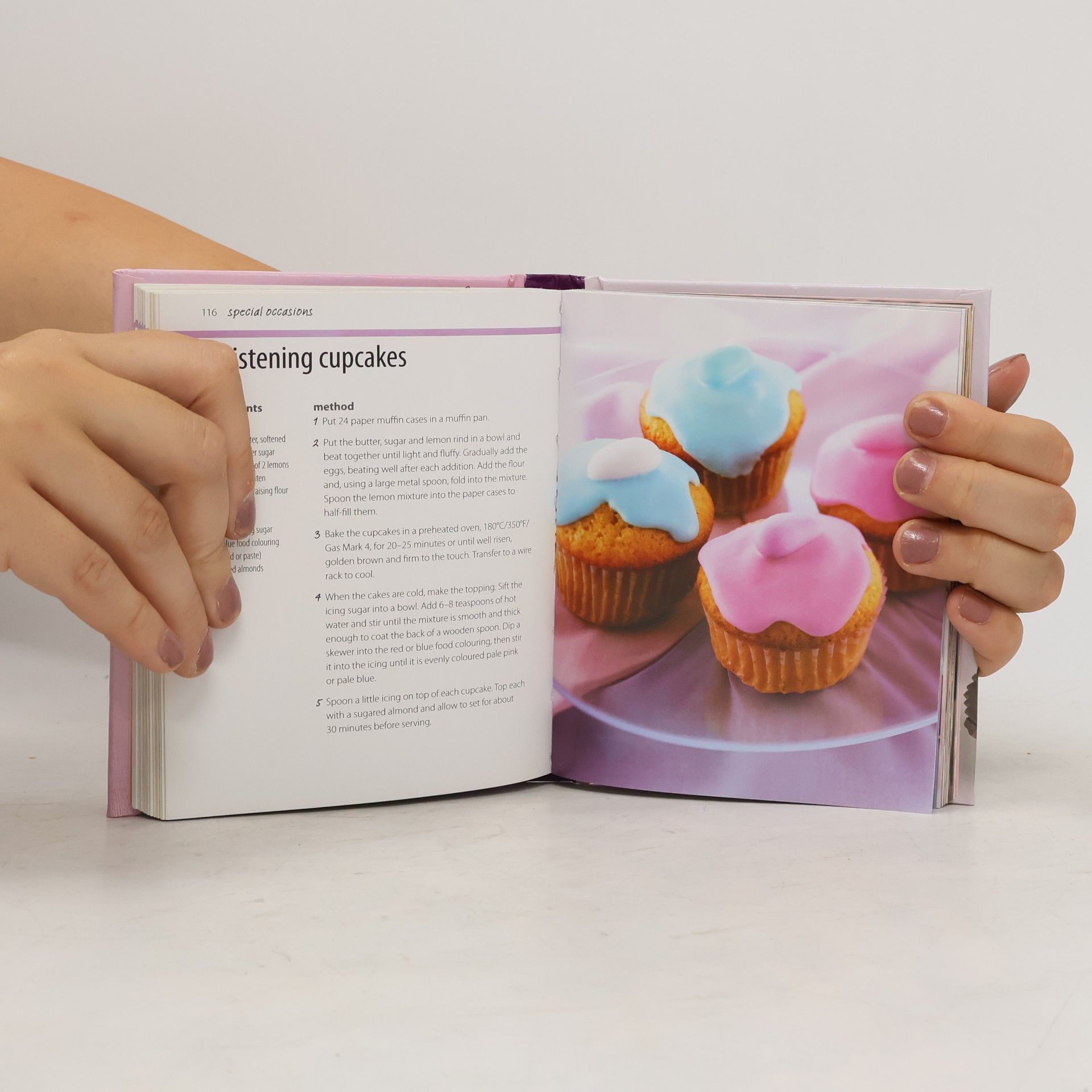 kolektiv Cupcakes & muffins. 100 everyday recipes