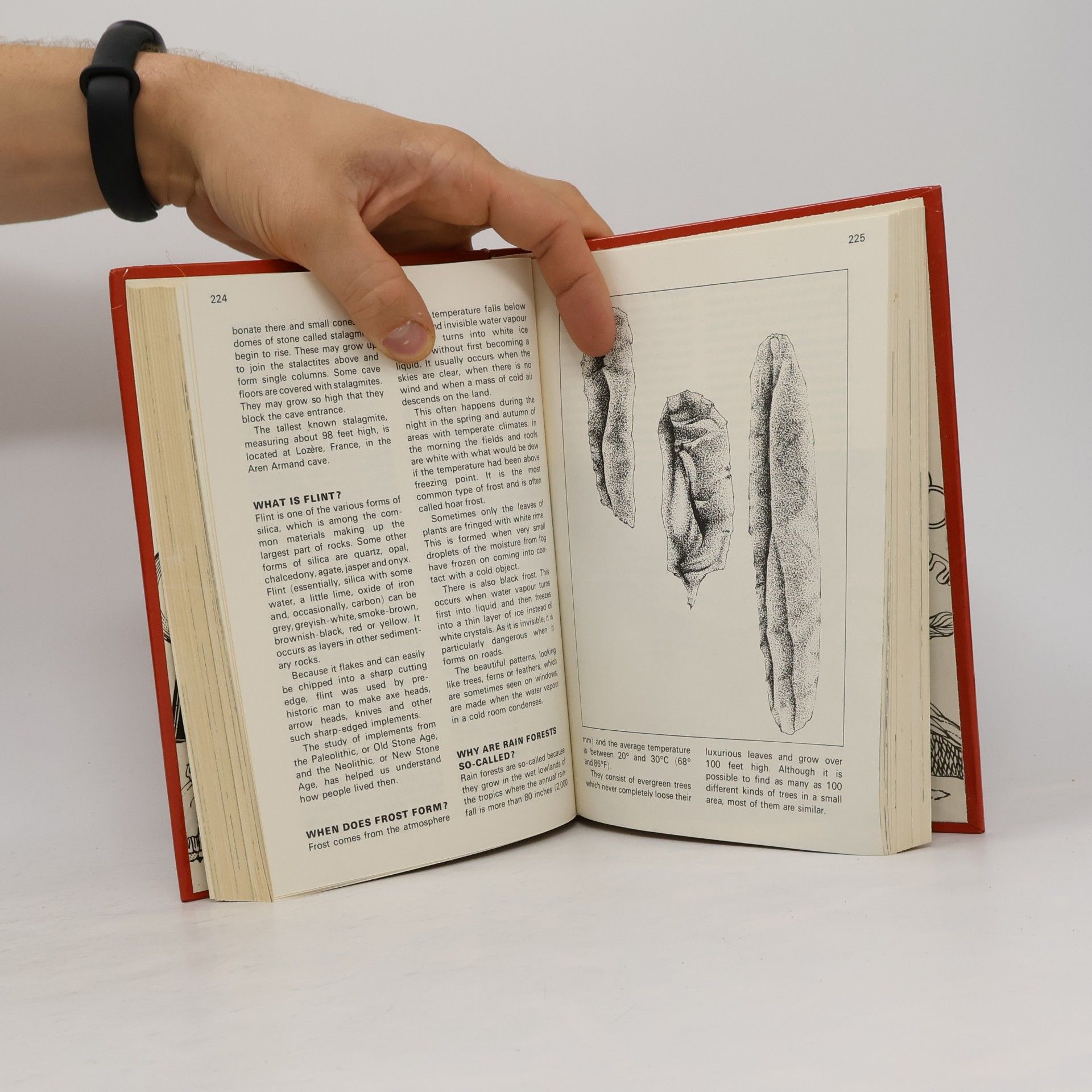 Collectif d'auteurs 1000 Questions and Answers.