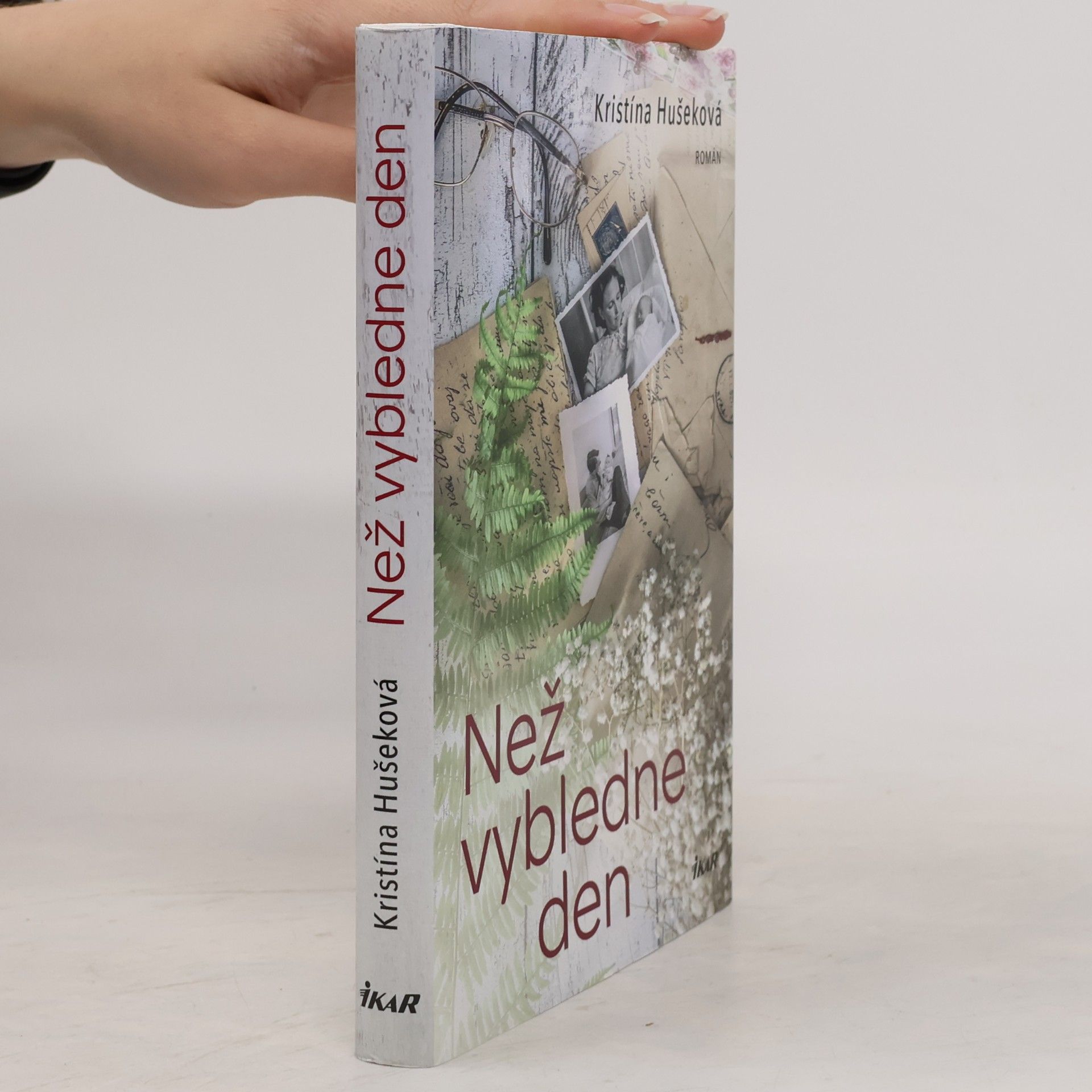 Kristína Hušeková Než vybledne den
