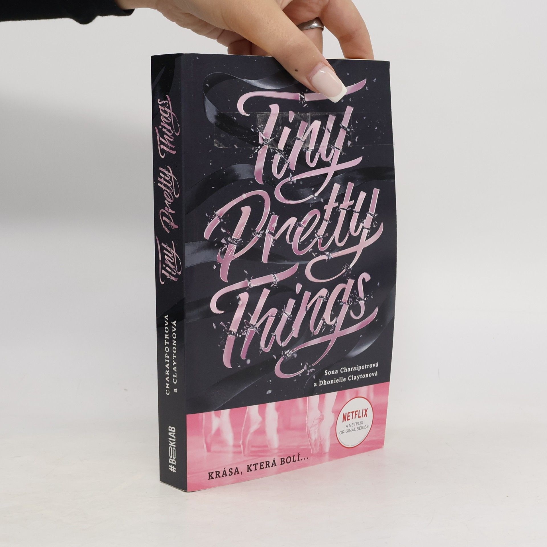 Tiny pretty things