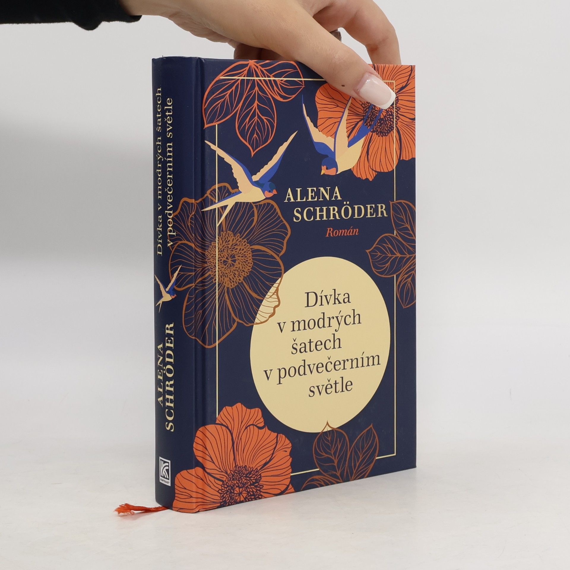 Alena Schröder Dívka v modrých šatech v podvečerním světle