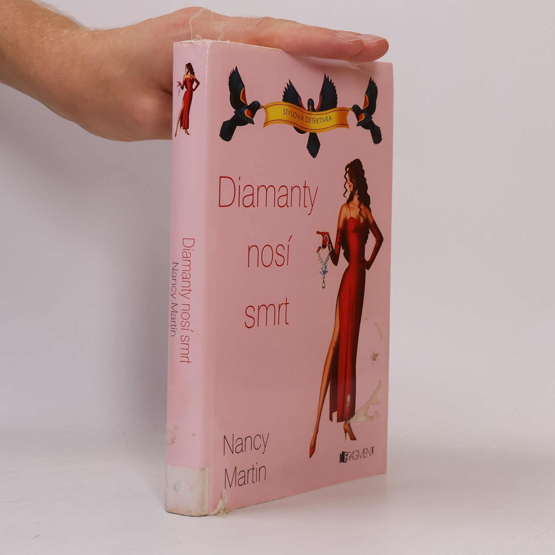 Nancy Martin Diamanty nosí smrt