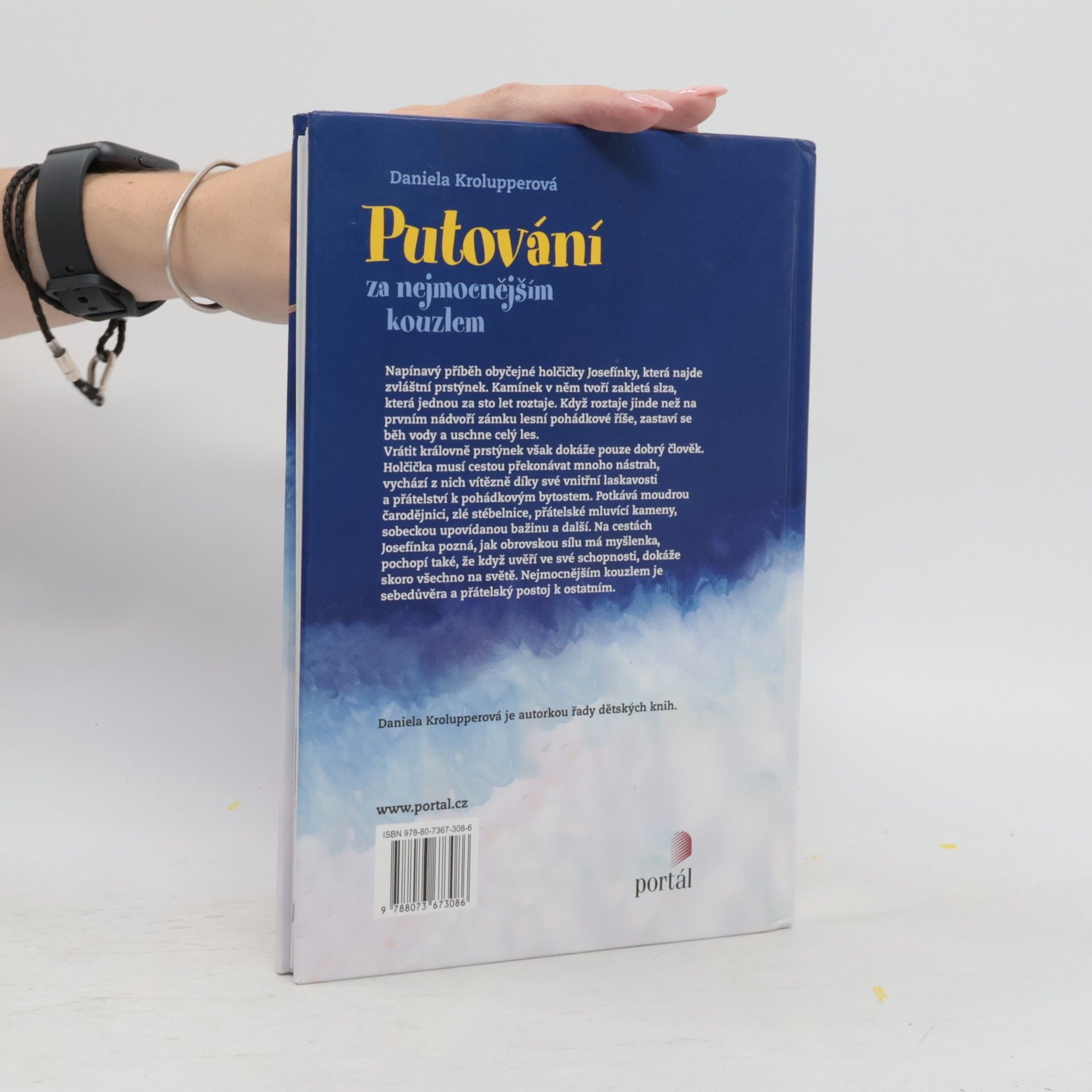 Daniela Krolupperová Putování za nejmocnějším kouzlem (s věnováním, možná autorky?)