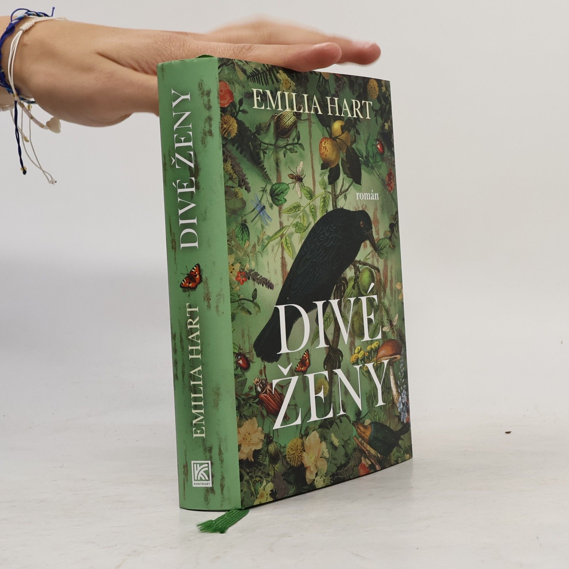 Emilia Hart Divé ženy