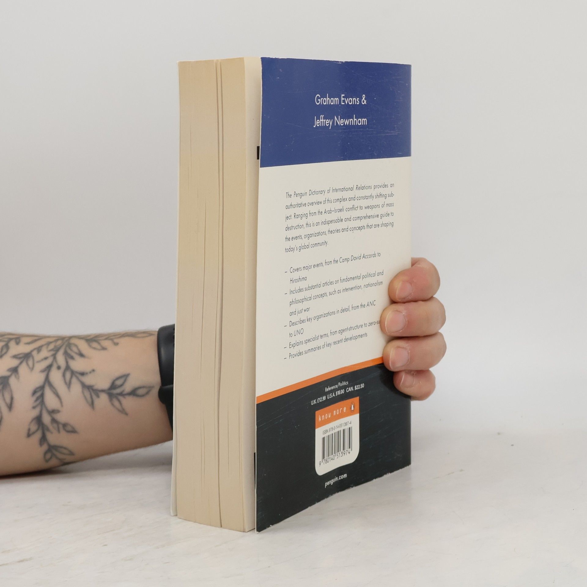 Graham Evans The penguin dictionary of international relations