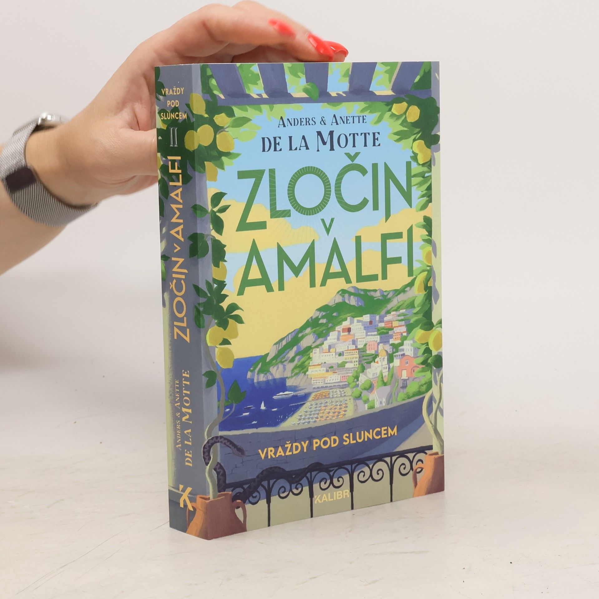 Anette De la Motte Vraždy pod sluncem II: Zločin v Amalfi