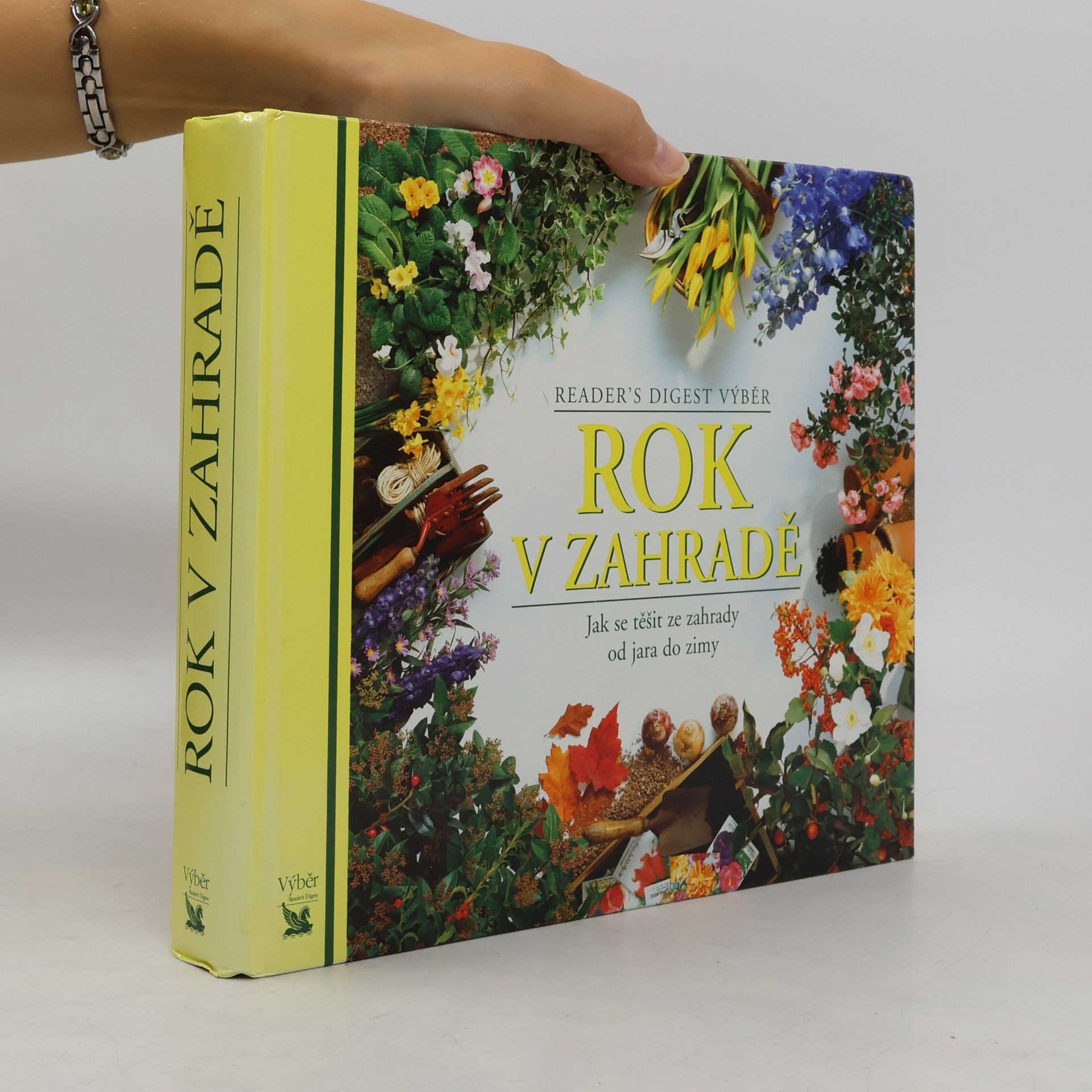 Autorenkollektiv Rok v zahradě. Jak se těšit ze zahrady od jara do zimy