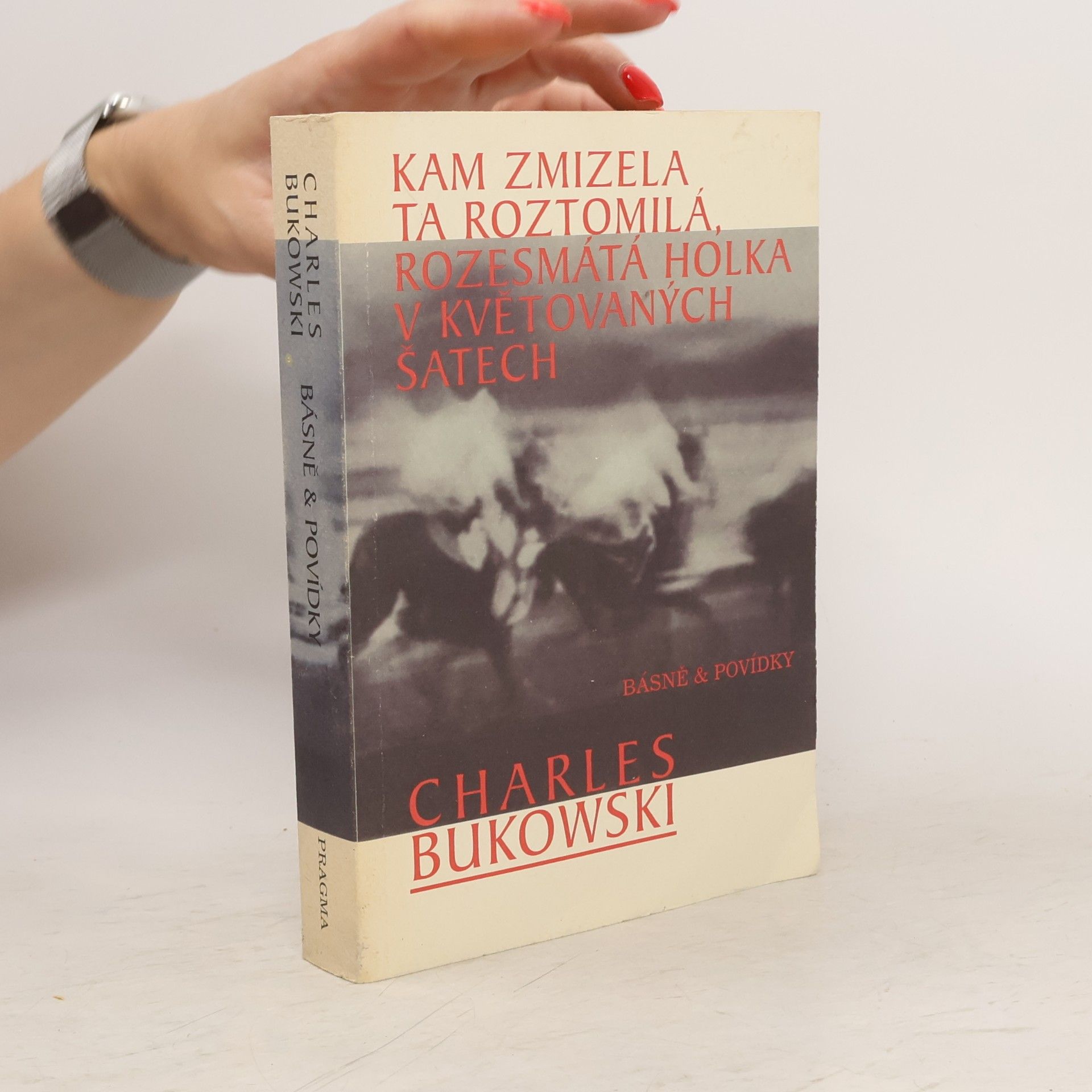 Kam zmizela ta roztomilá, rozesmátá holka v květovaných šatech