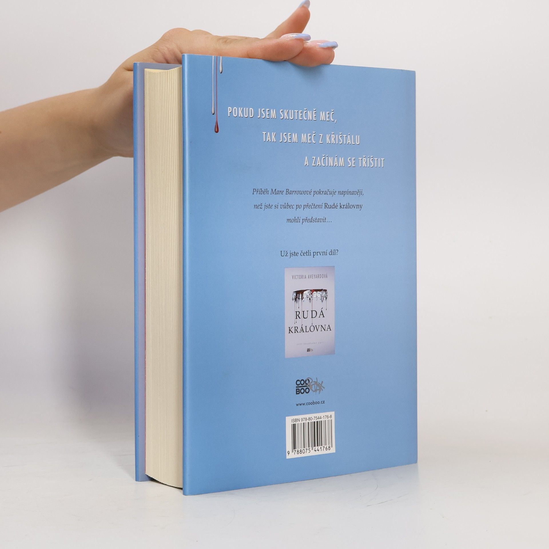 Victoria Aveyard Křišťálový meč