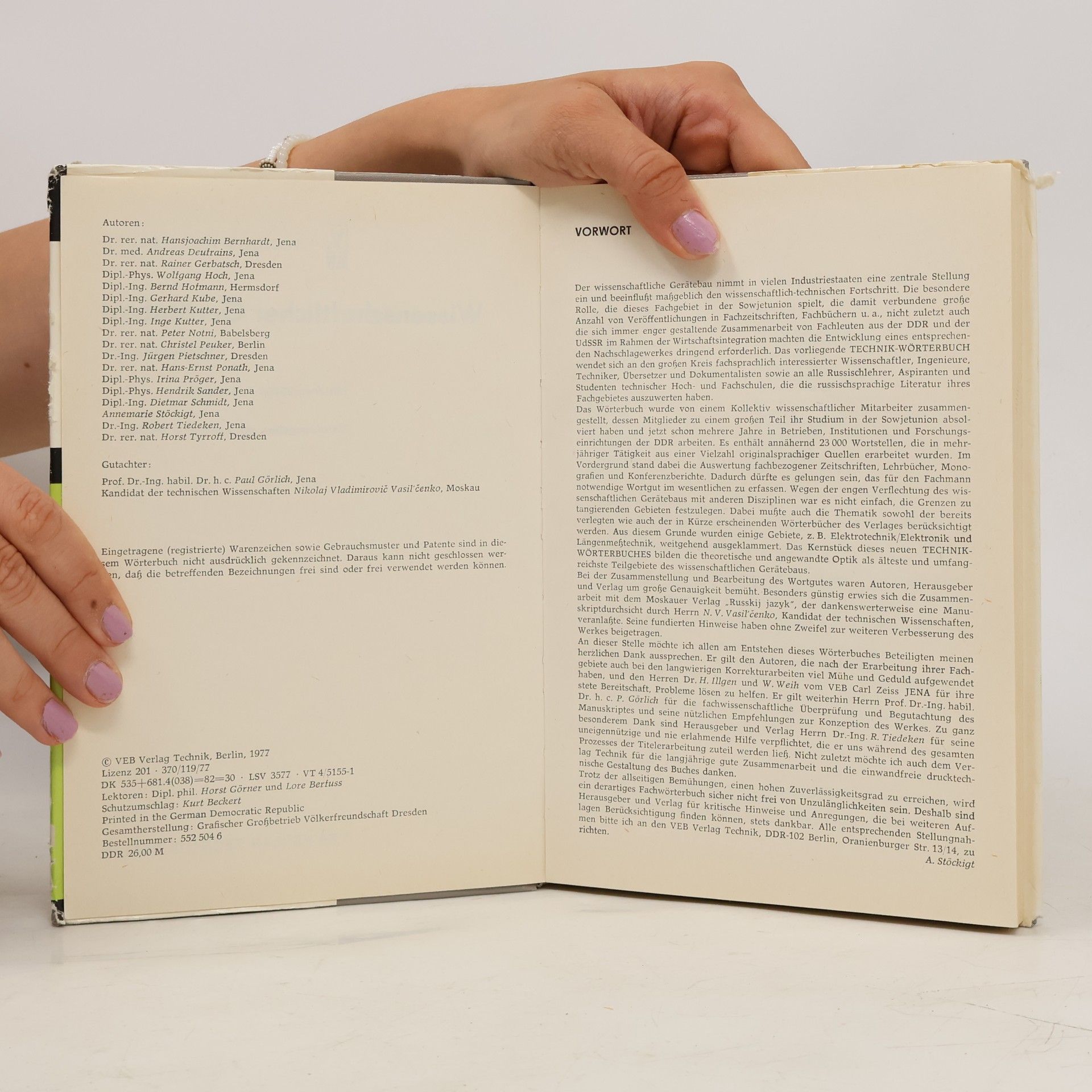 Autorenkollektiv Wissenschaftlicher Gerätebau. Russisch-Deutsch