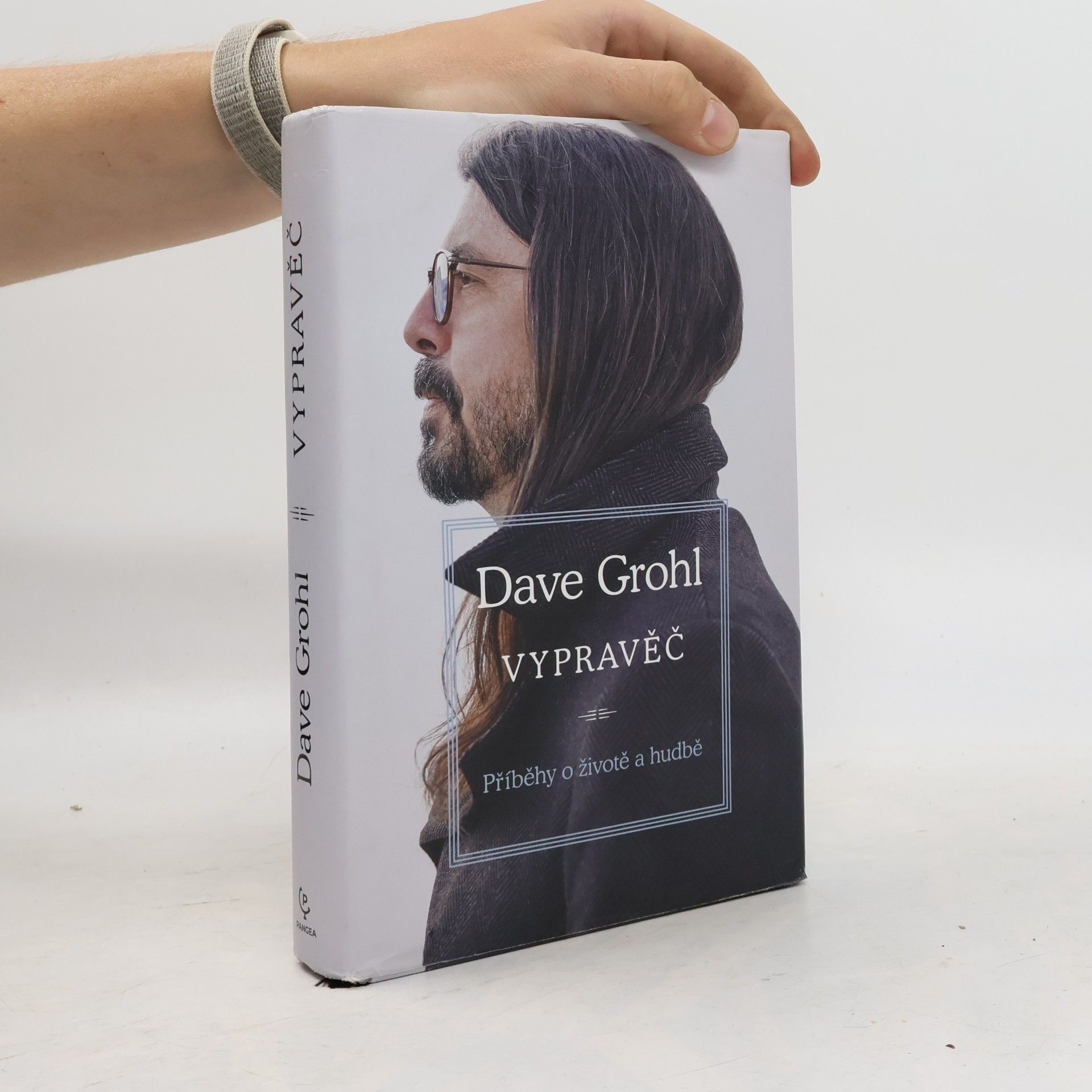 Dave Grohl Vypravěč : příběhy o životě a hudbě