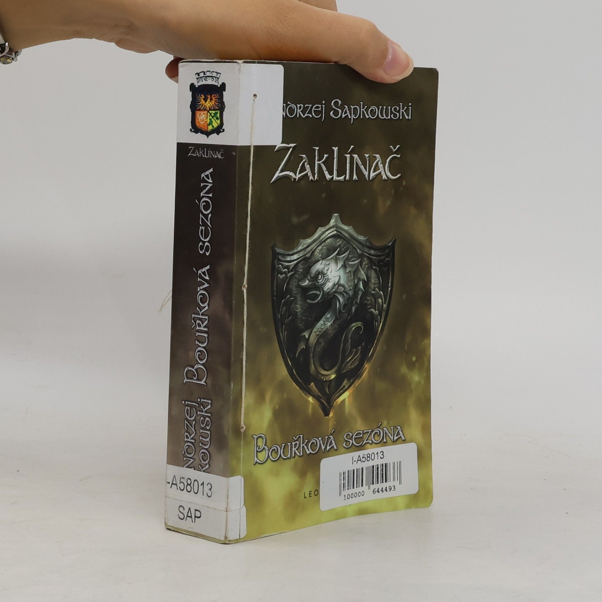 Andrzej Sapkowski Zaklínač. Bouřková sezóna