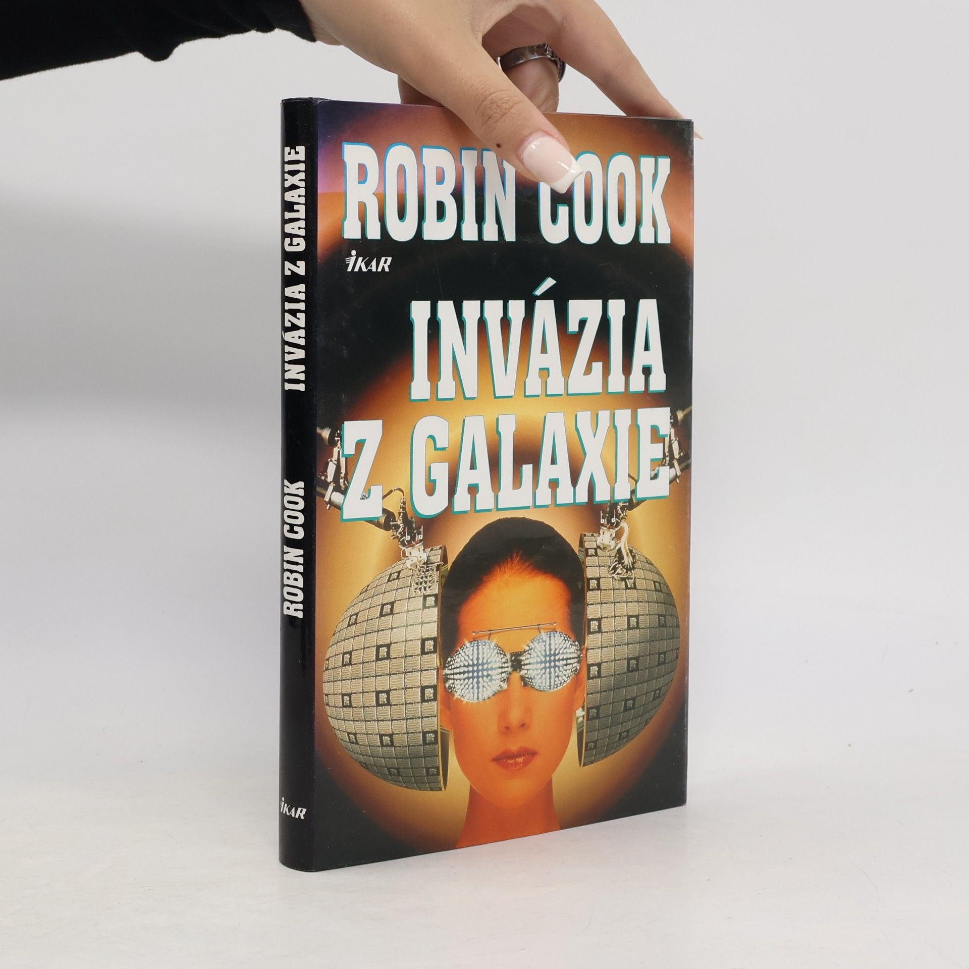 Robin Cook Invázia z galaxie
