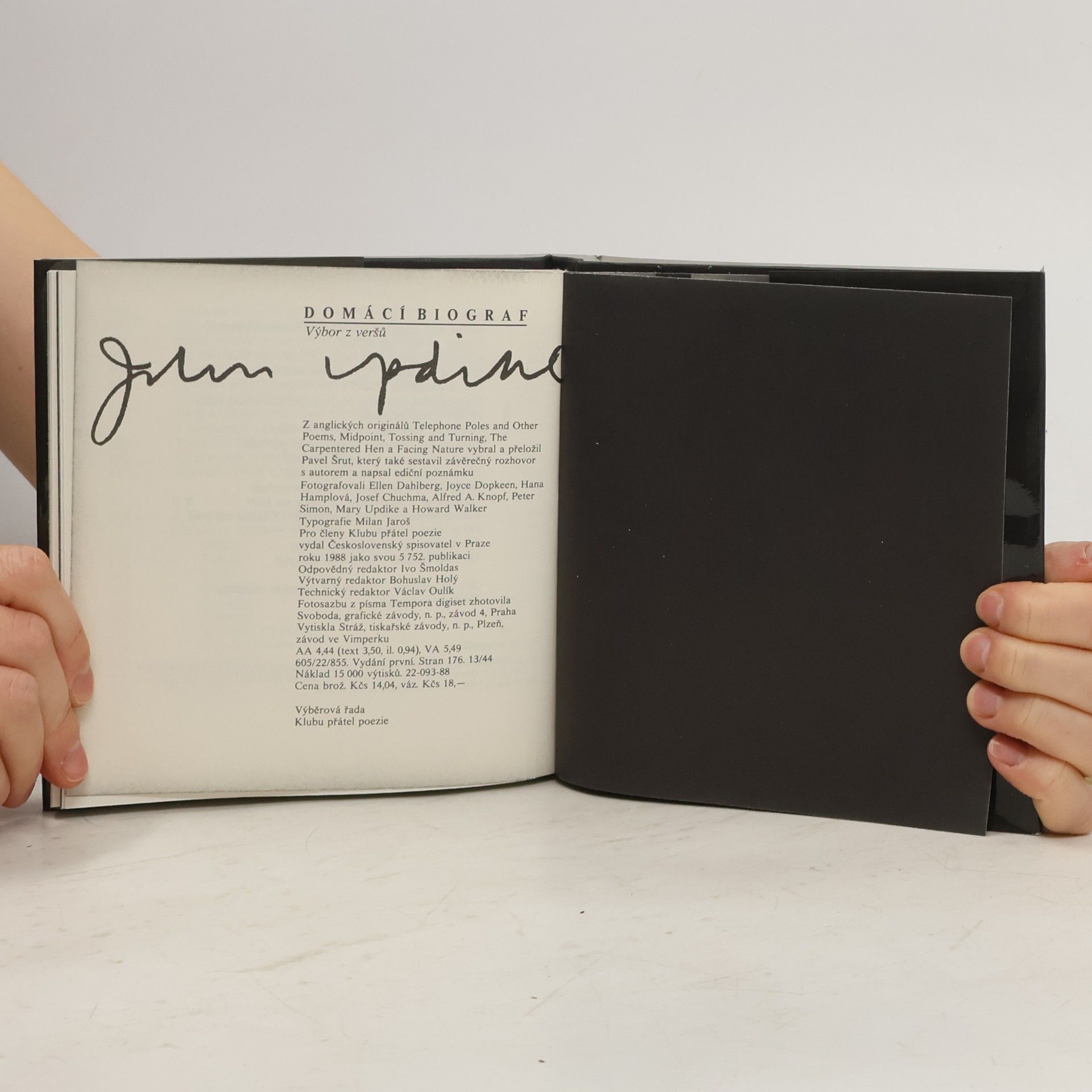 John Updike Domácí biograf